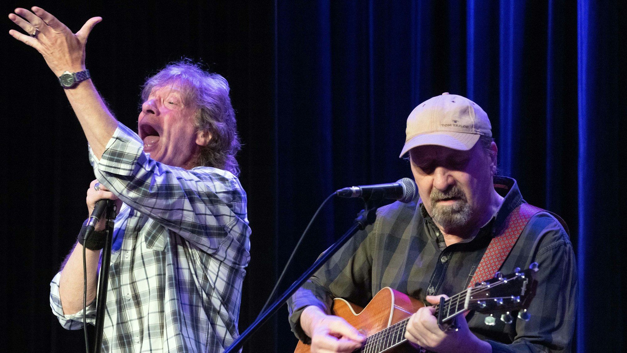 Köster und Hocker spielen im Senftöpfchen.