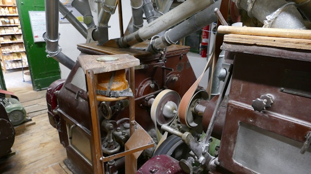 Ein Blick in einen Walzenstuhl.