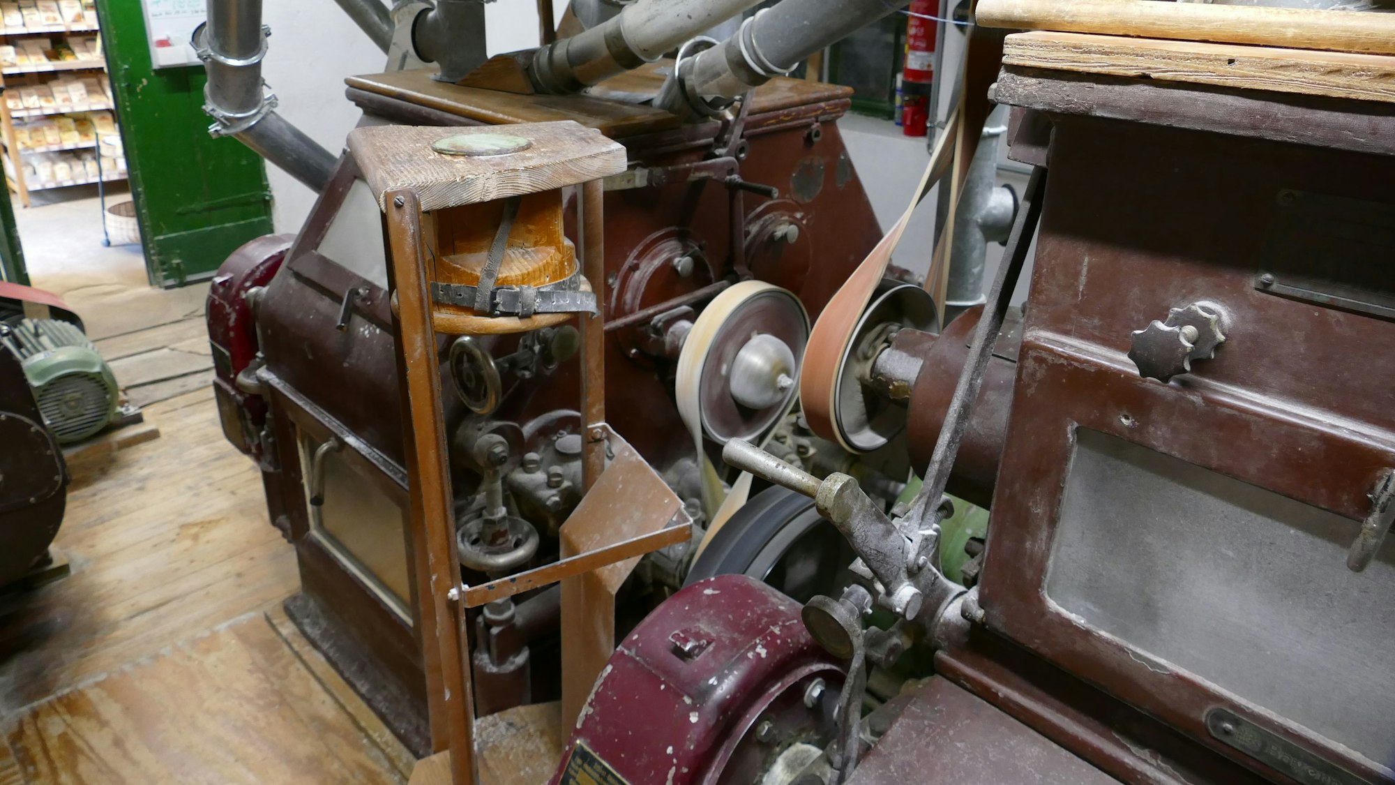 Ein Blick in einen Walzenstuhl.