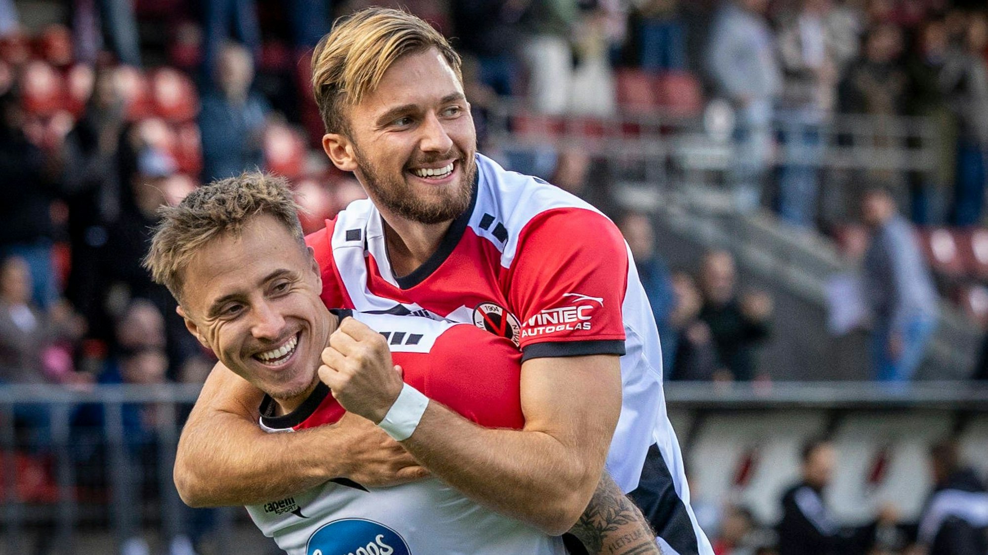 FC Viktoria Koeln - Erzgebirge Aue Tor durch Luca Marseiler FC Viktoria Koeln, Nr. 30 mit Valdrin Mustafa FC Viktoria Koeln, Nr. 11 FC Viktoria Koeln - Erzgebirge Aue, 11. Spieltag, am 14.10.2023 im Sportpark Hoehenberg in Koeln. DFL REGULATIONS PROHIBIT ANY USE OF PHOTOGRAPHS AS IMAGE SEQUENCES AND/OR QUASI-VIDEO. *** FC Viktoria Koeln Erzgebirge Aue Goal by Luca Marseiler FC Viktoria Koeln, Nr 30 with Valdrin Mustafa FC Viktoria Koeln, Nr 11 FC Viktoria Koeln Erzgebirge Aue, 11 Matchday, on 14 10 2023 at Sportpark Hoehenberg in Koeln DFL REGULATIONS PROHIBIT ANY USE OF PHOTOGRAPHS AS IMAGE SEQUENCES AND OR QUASI VIDEO Copyright: xBEAUTIFULxSPORTS/LeahxKohringx