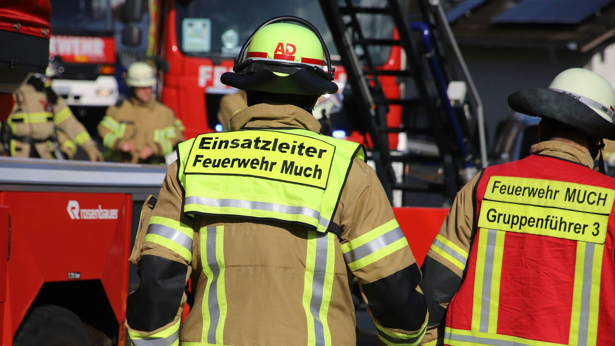 Der Einsatzleiter ließ nach dem Eintreffen weitere Kräfte alarmieren.