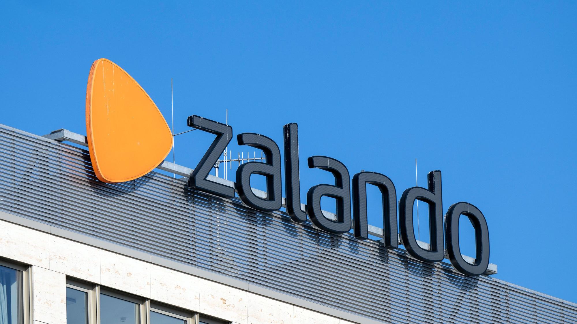 Die Gewerkschaft Verdi hat die Zalando-Mitarbeiter des Logistikzentrums in Mönchengladbach zu einem viertägigen Warnstreik aufgerufen.