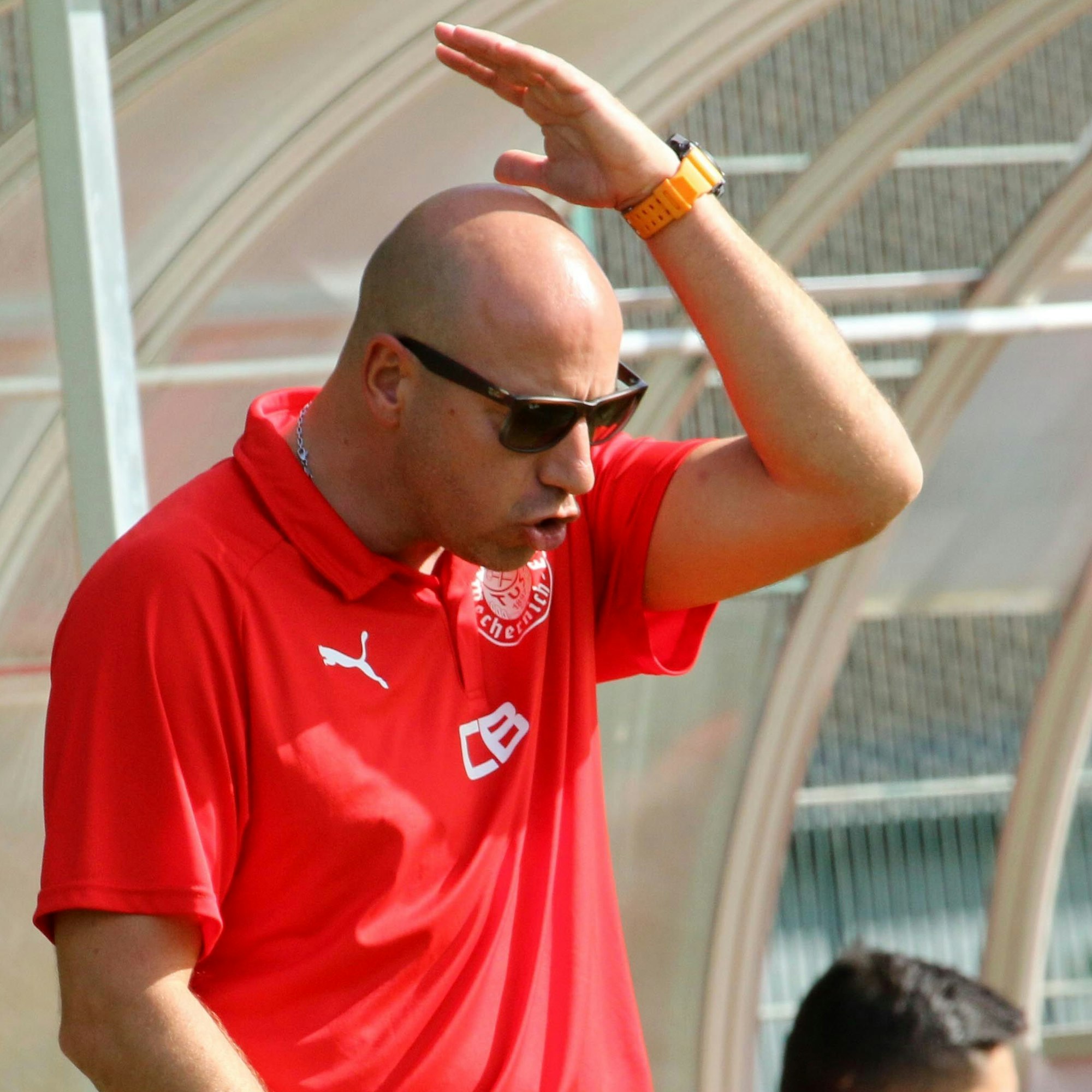 Der frühere Mechernicher Trainer Christoph Bandur regt sich auf.