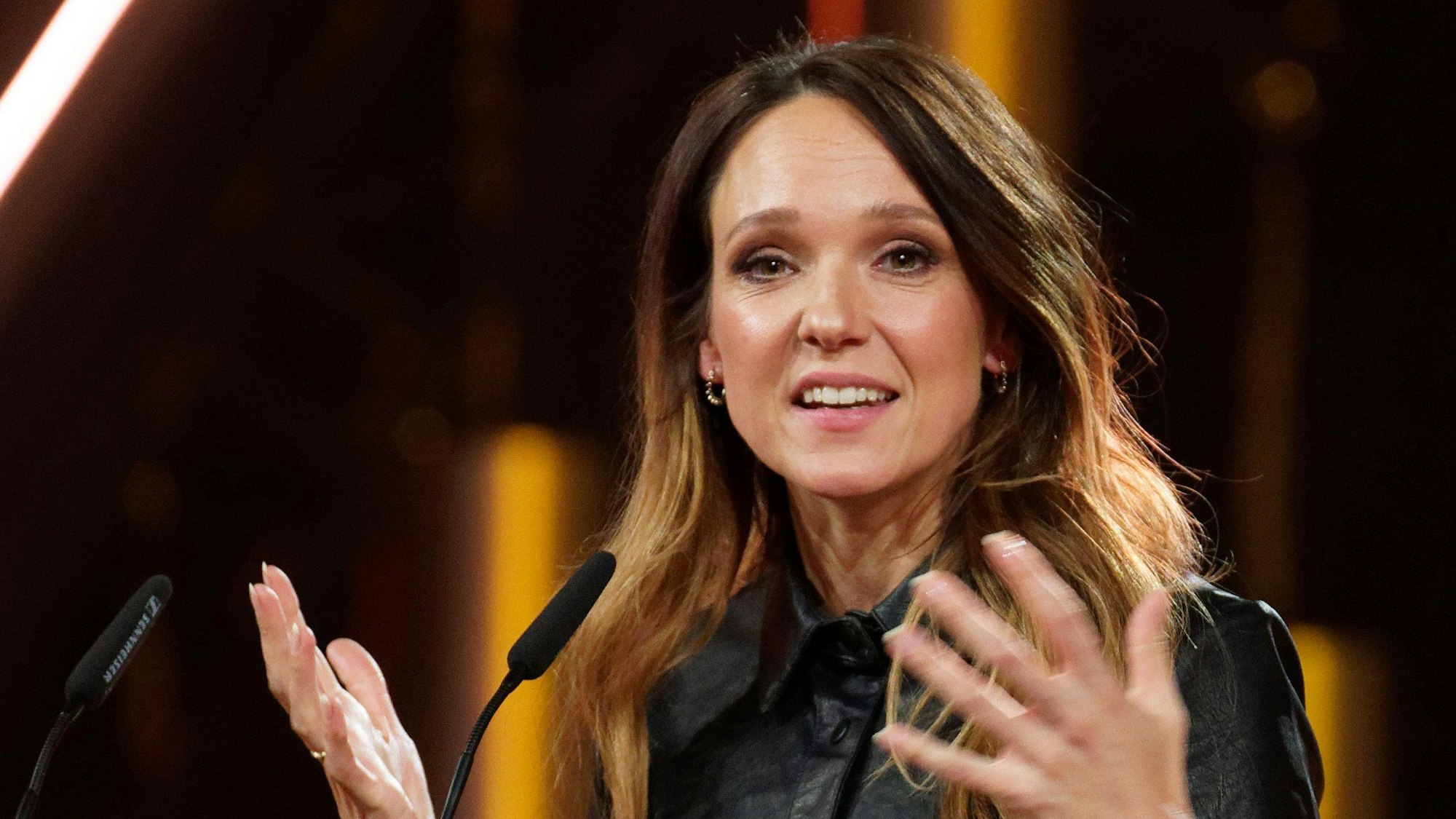 Die Komikerin Carolin Kebekus hat in der NDR-Talkshow über ihre Schwangerschaft berichtet.