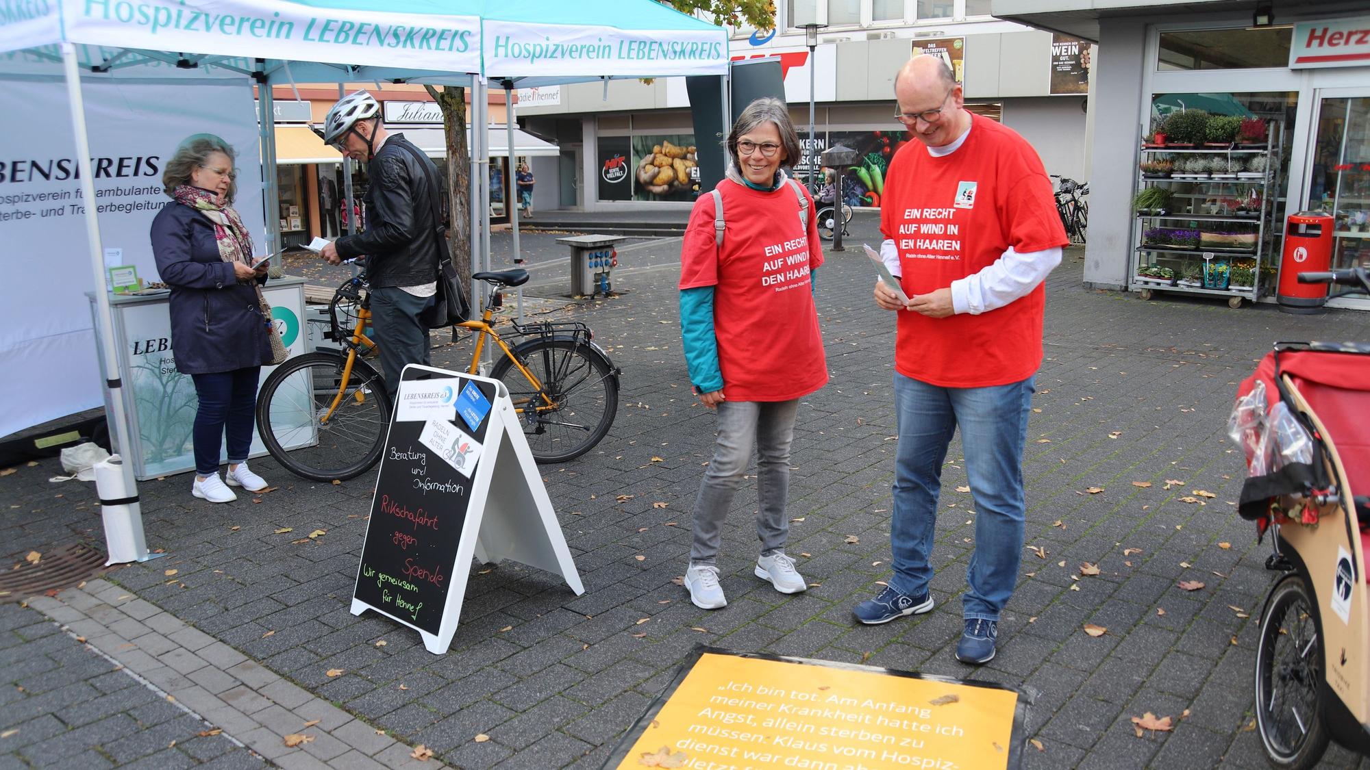 In Hennef arbeiteten der Lebenskreis und Radeln ohne Alter beim Welthospiztag zusammen.