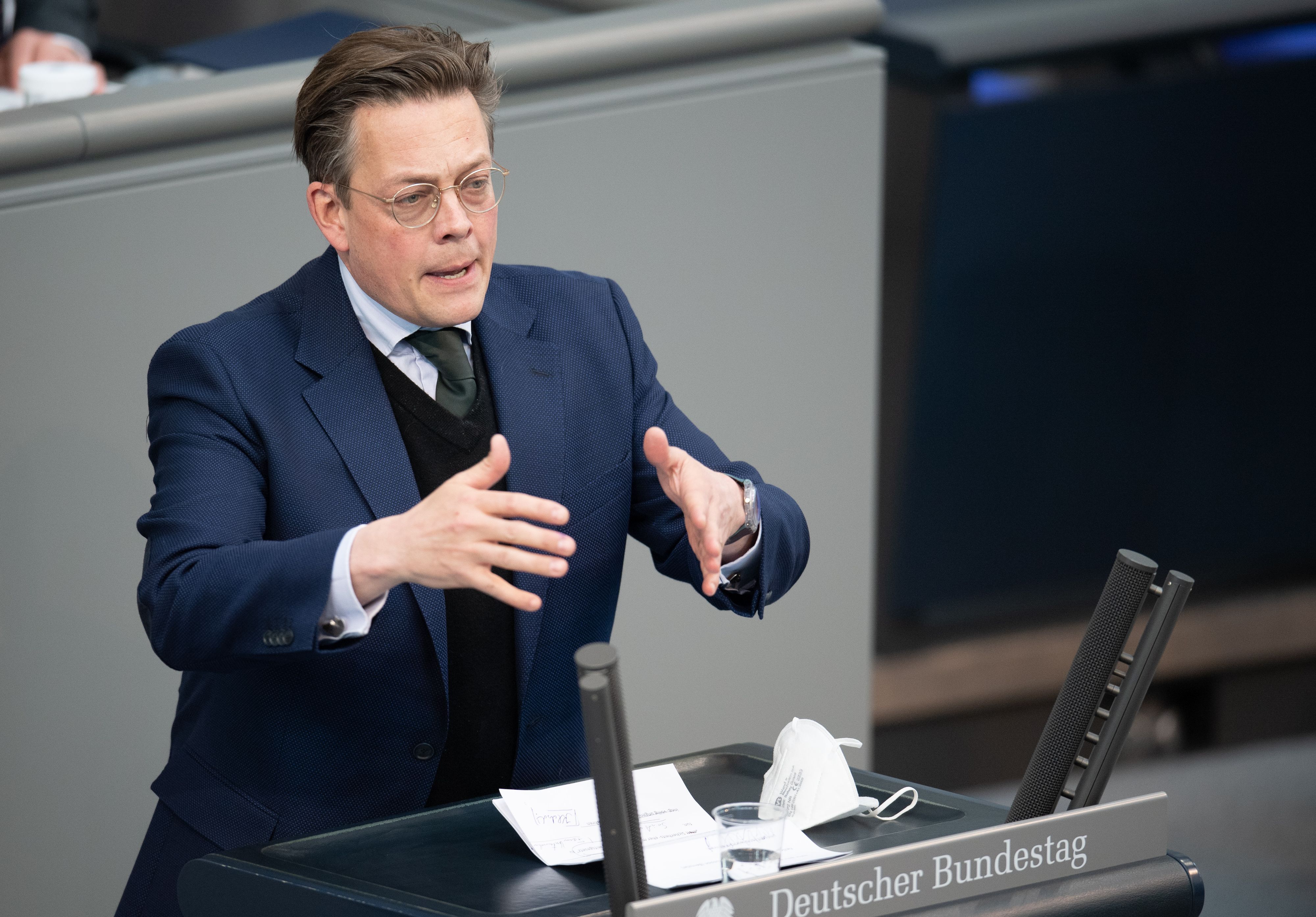 Konstantin von Notz (Bündnis 90/Die Grünen) spricht im Bundestag zum Thema Sicherheit informationstechnischer Systeme.