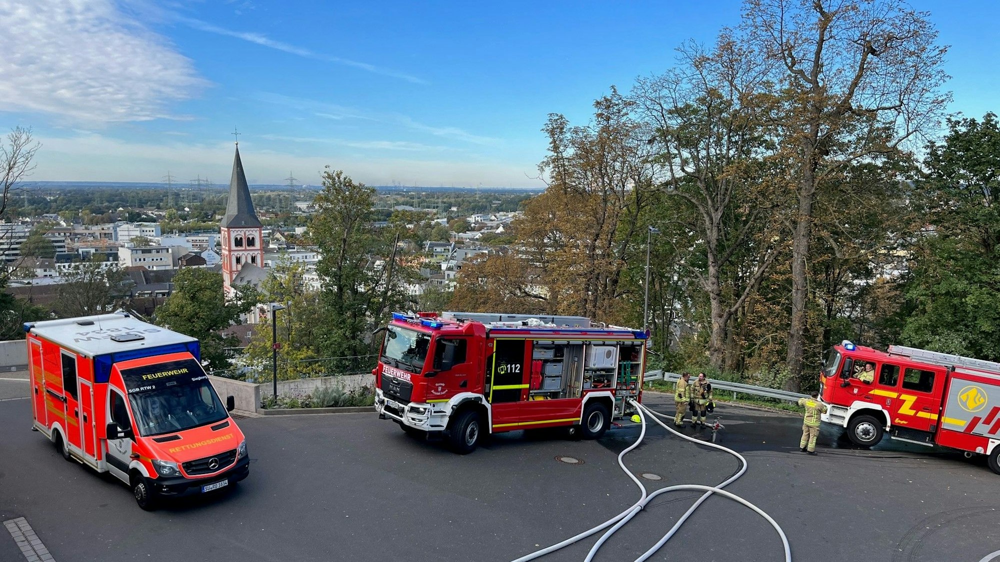 Feuerwehrleute im Einsatz.