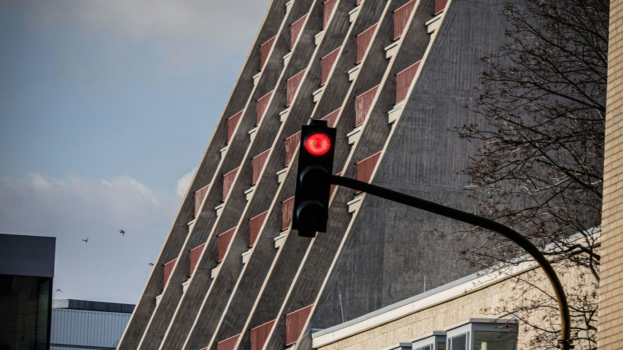 „Ein einziges Trauerspiel“ ist aus der Sicht des Bundes der Steuerzahler NRW die Kostenexplosion bei der Sanierung der Kölner Oper.