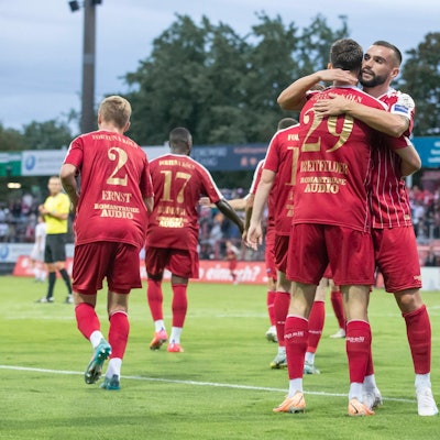 Regionalliga West: SC Fortuna Koeln - 1. FC Koeln U21, U 21 01.08.2023 Leon Demaj Fortuna Koeln, 9 und Danny Breitfelder Fortuna Koeln, 29 jubeln, Regionalliga West, 1. Spieltag, SC Fortuna Koeln - 1. FC Koeln U21, am 01.08.2023, Suedstadion, Koeln *** Regionalliga West SC Fortuna Koeln 1 FC Koeln U21, 01 08 2023 Leon Demaj Fortuna Koeln, 9 and Danny Breitfelder Fortuna Koeln, 29 cheer, Regionalliga West, 1 matchday, SC Fortuna Koeln 1 FC Koeln U21, on 01 08 2023, Suedstadion, Koeln Copyright: xBEAUTIFULxSPORTS/Meuselx