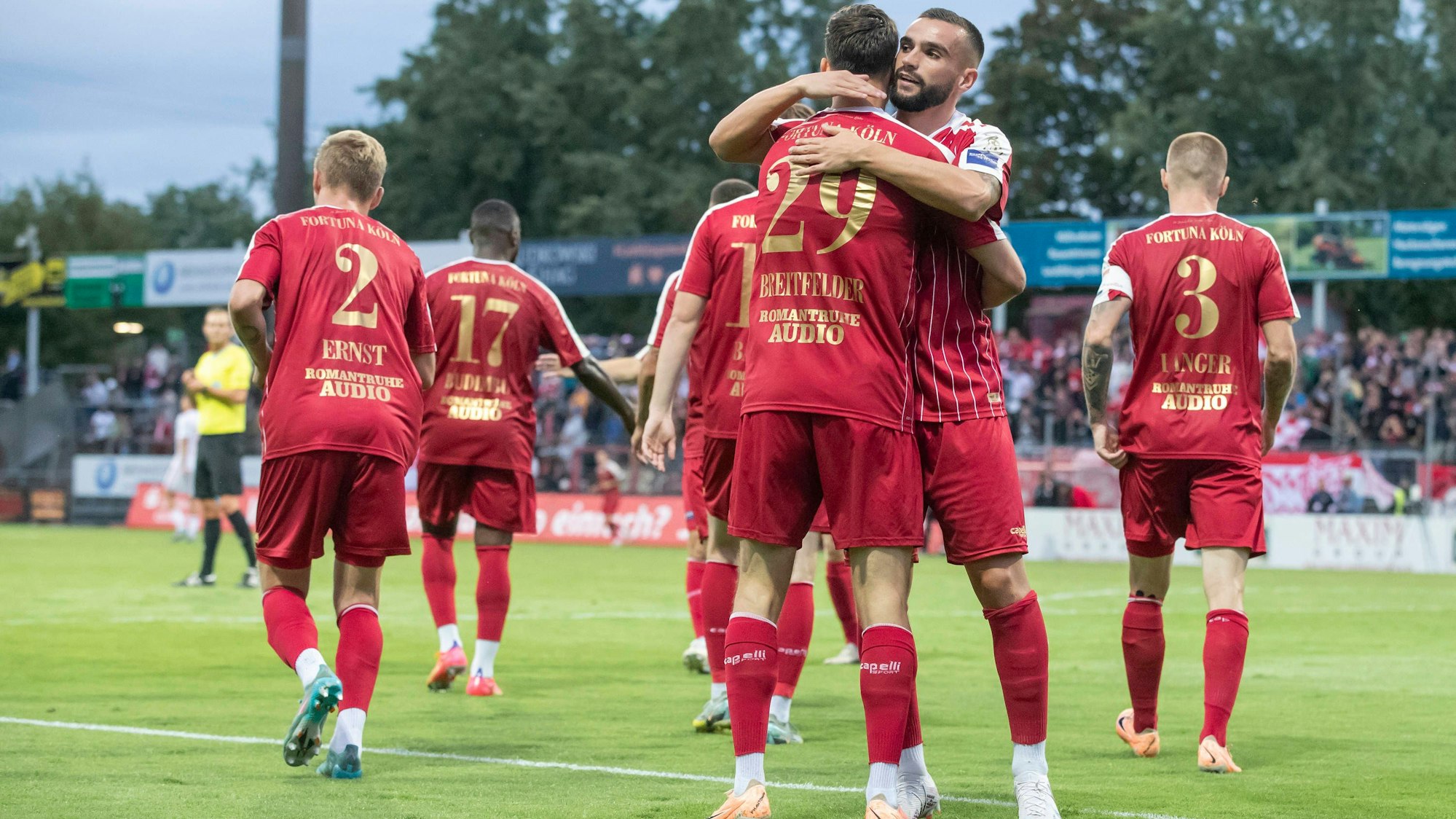 Regionalliga West: SC Fortuna Koeln - 1. FC Koeln U21, U 21 01.08.2023 Leon Demaj Fortuna Koeln, 9 und Danny Breitfelder Fortuna Koeln, 29 jubeln, Regionalliga West, 1. Spieltag, SC Fortuna Koeln - 1. FC Koeln U21, am 01.08.2023, Suedstadion, Koeln *** Regionalliga West SC Fortuna Koeln 1 FC Koeln U21, 01 08 2023 Leon Demaj Fortuna Koeln, 9 and Danny Breitfelder Fortuna Koeln, 29 cheer, Regionalliga West, 1 matchday, SC Fortuna Koeln 1 FC Koeln U21, on 01 08 2023, Suedstadion, Koeln Copyright: xBEAUTIFULxSPORTS/Meuselx