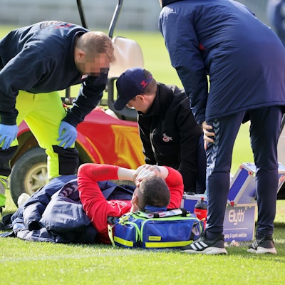 1. FC Köln, Training, Verletzung von Philipp Pentke (1. FC Köln), 18.10.2023, Bild: Herbert Bucco