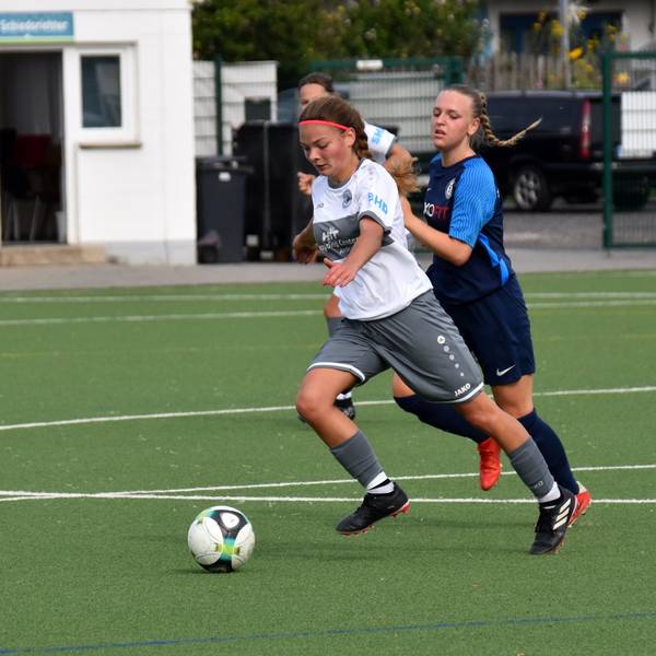 Emilia Thönneßen spielt in der B-Juniorinnen-Bundesliga für die SG Andernach.