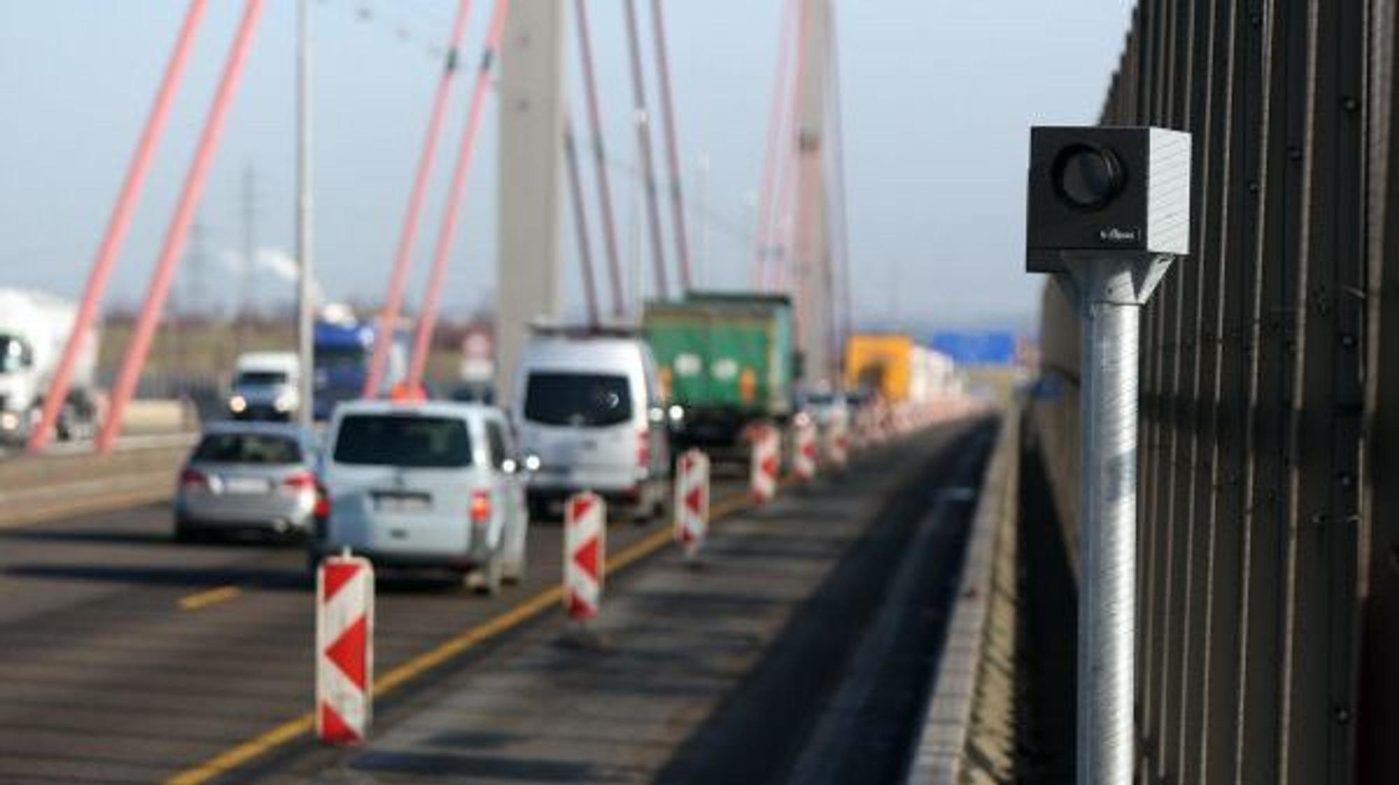 Blitzer auf der Leverkusener Brücke