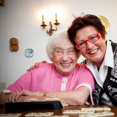 Die Nachbarschaftshilfe Kölsch Hätz unterstützt ältere Menschen.