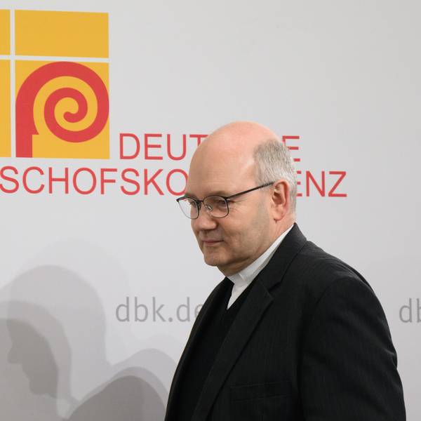 Das Bild zeigt den Aachener Bischof Helmut Dieser.