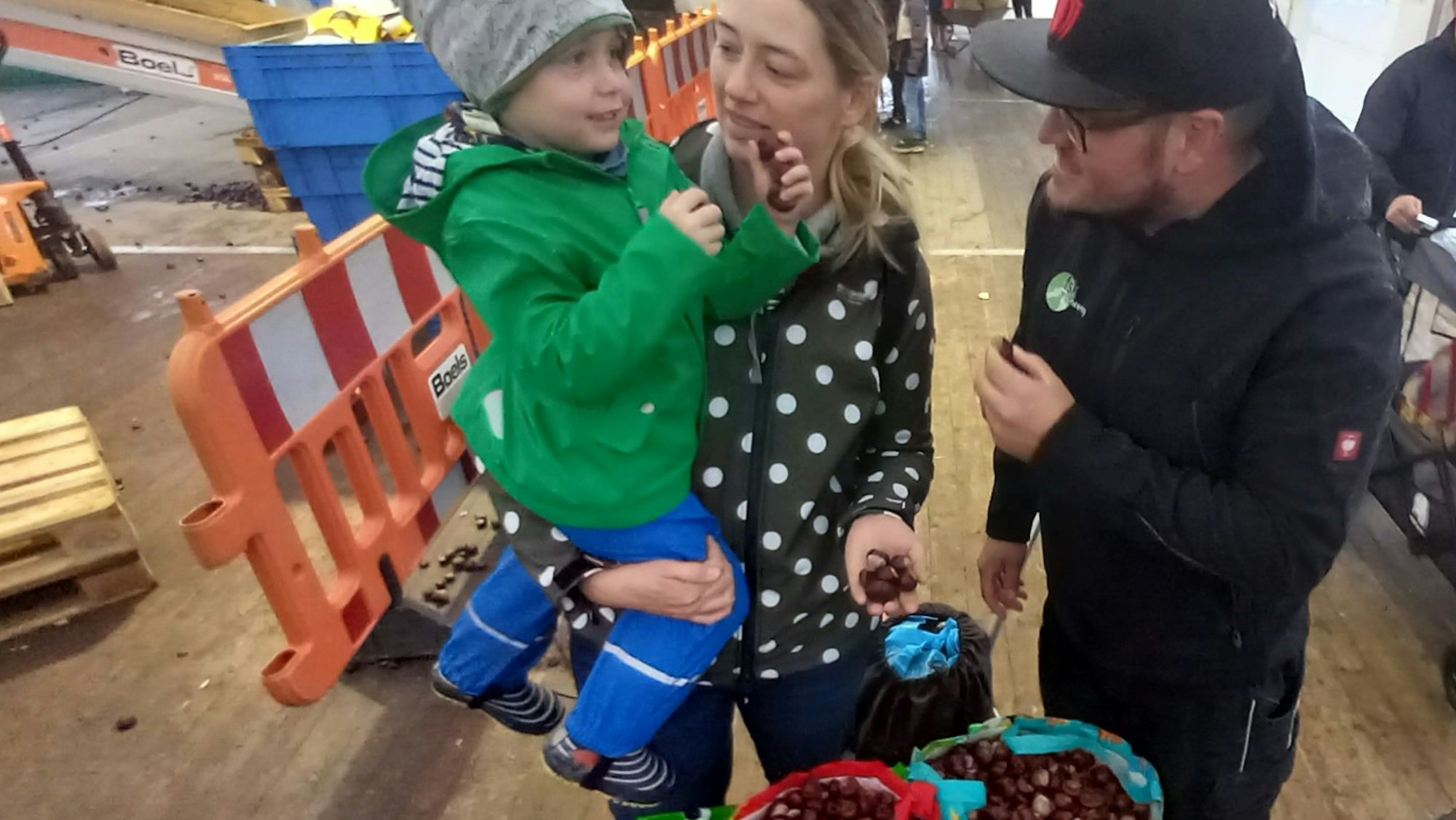 Steffi und Nils Kühle aus Altendorf-Ersdorf mit Elias