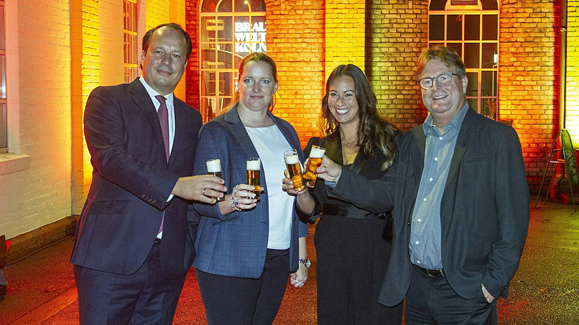 Kölsch Konvent Heinrich Philipp Becker, Melanie Schwartz, Caroline Bosbach, Alexander Rolff (v.l.)