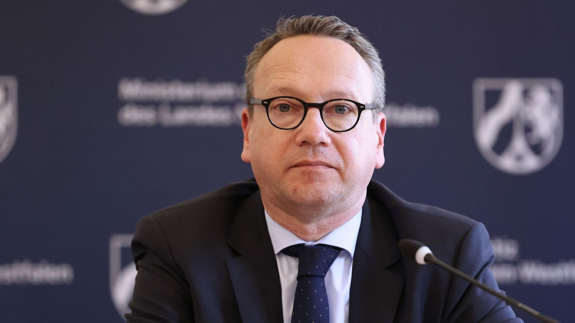Will trotz der Vorwürfe weiter im Amt bleiben: Benjamin Limbach.
