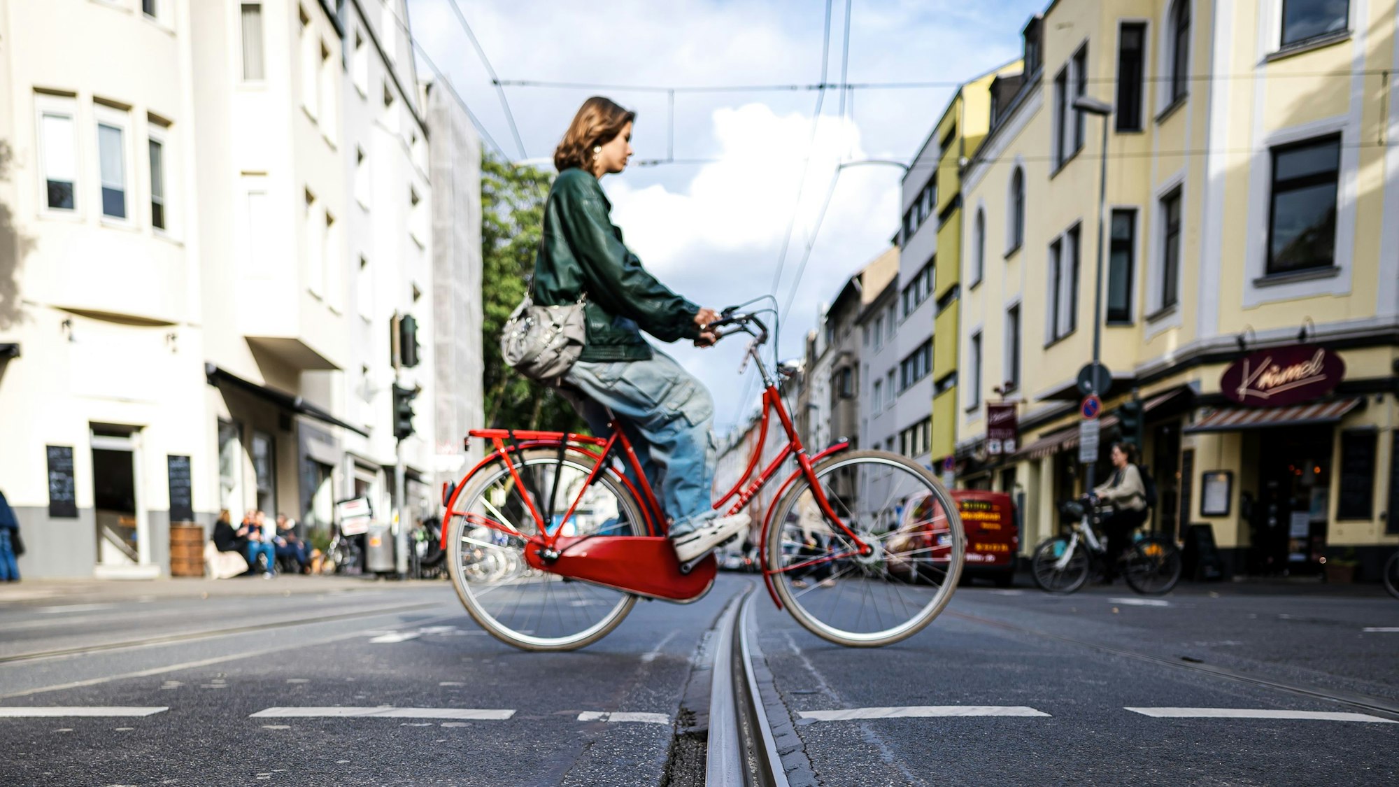 Gefahrenstellen fuer Radfahrerinnen - Zuelpicher Straße
