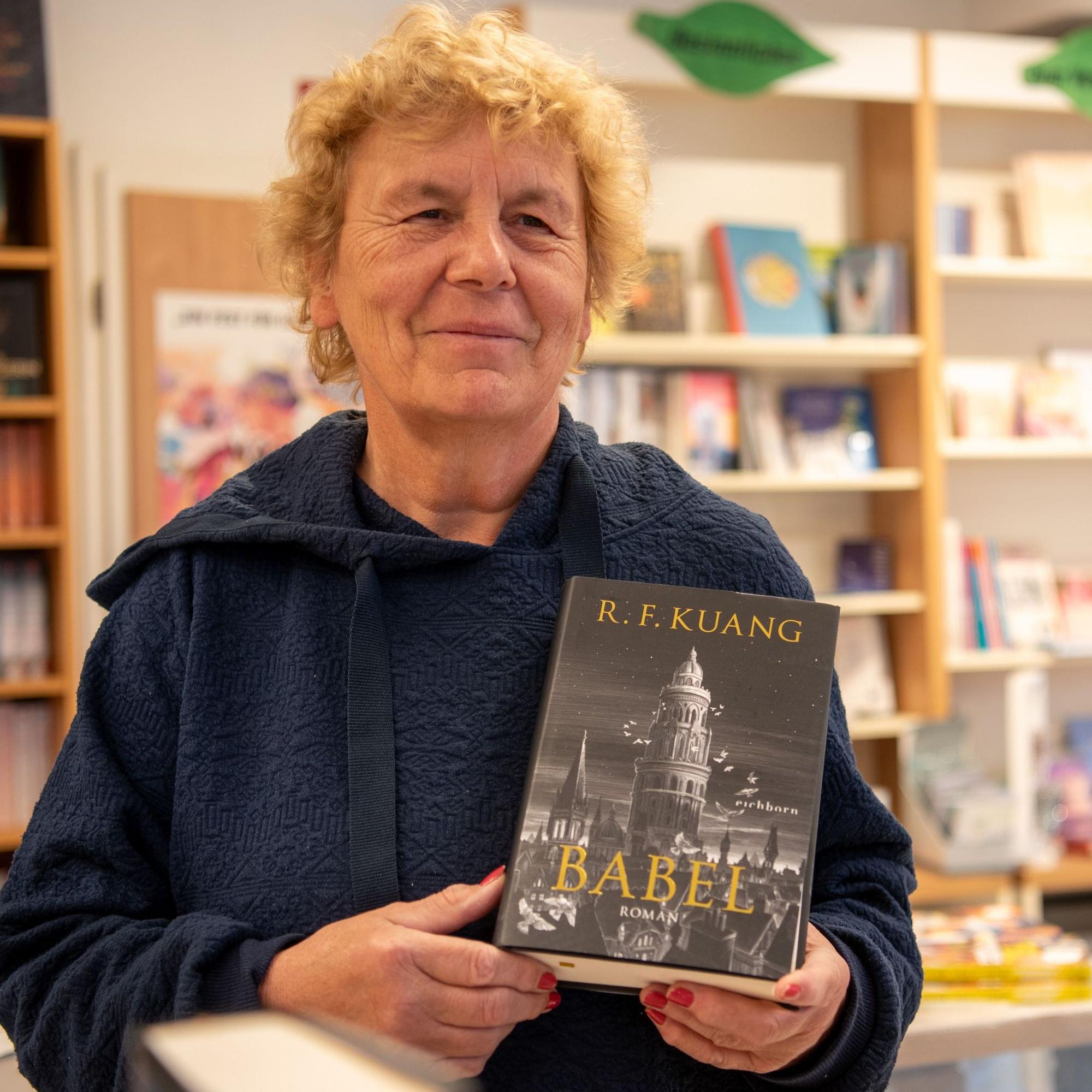 Claudia Rheinhardt präsentiert das neue Buch von Rebecca F. Kuang.