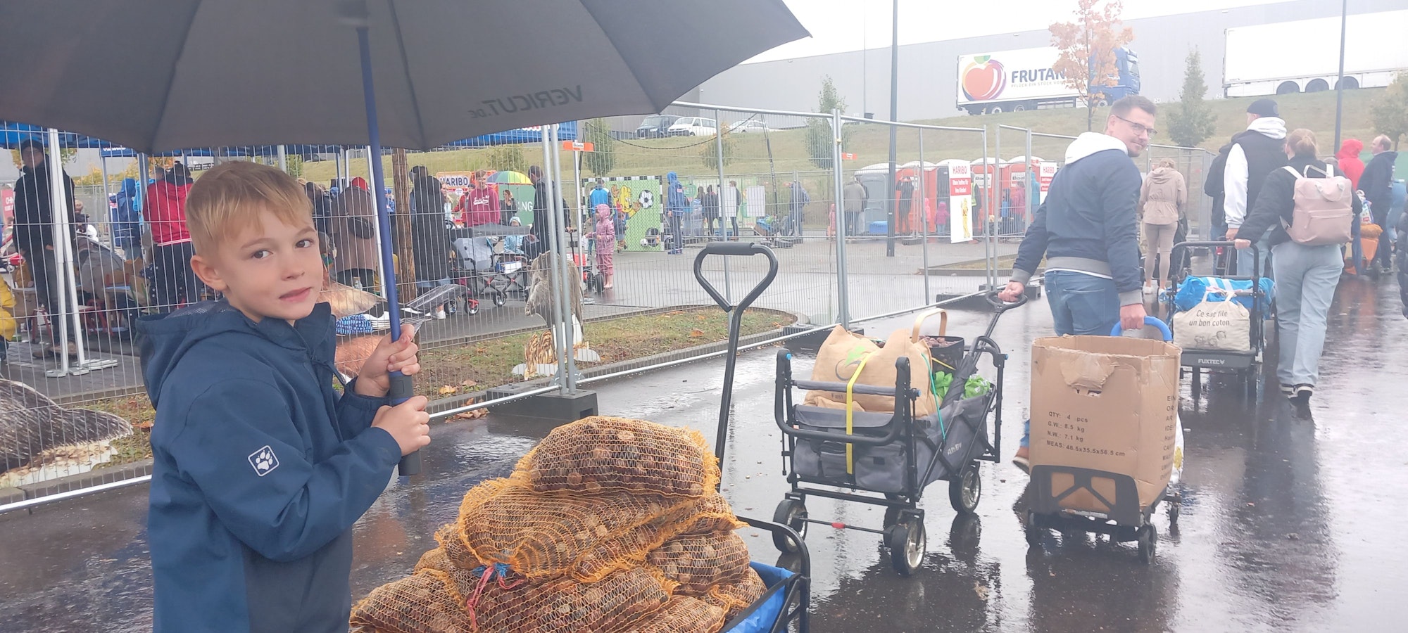 Niko aus Frechen  mit Vater Torsten Schröder