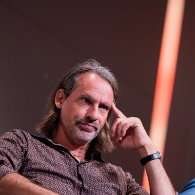 Richard David Precht, Philosoph und Publizist, sitzt im Rahmen des Literaturfestivals lit.Cologne Spezial 2022 auf der Bühne in der Flora. In diesem Jahr wird es nicht zu einem Auftritt kommen (Archivbild)