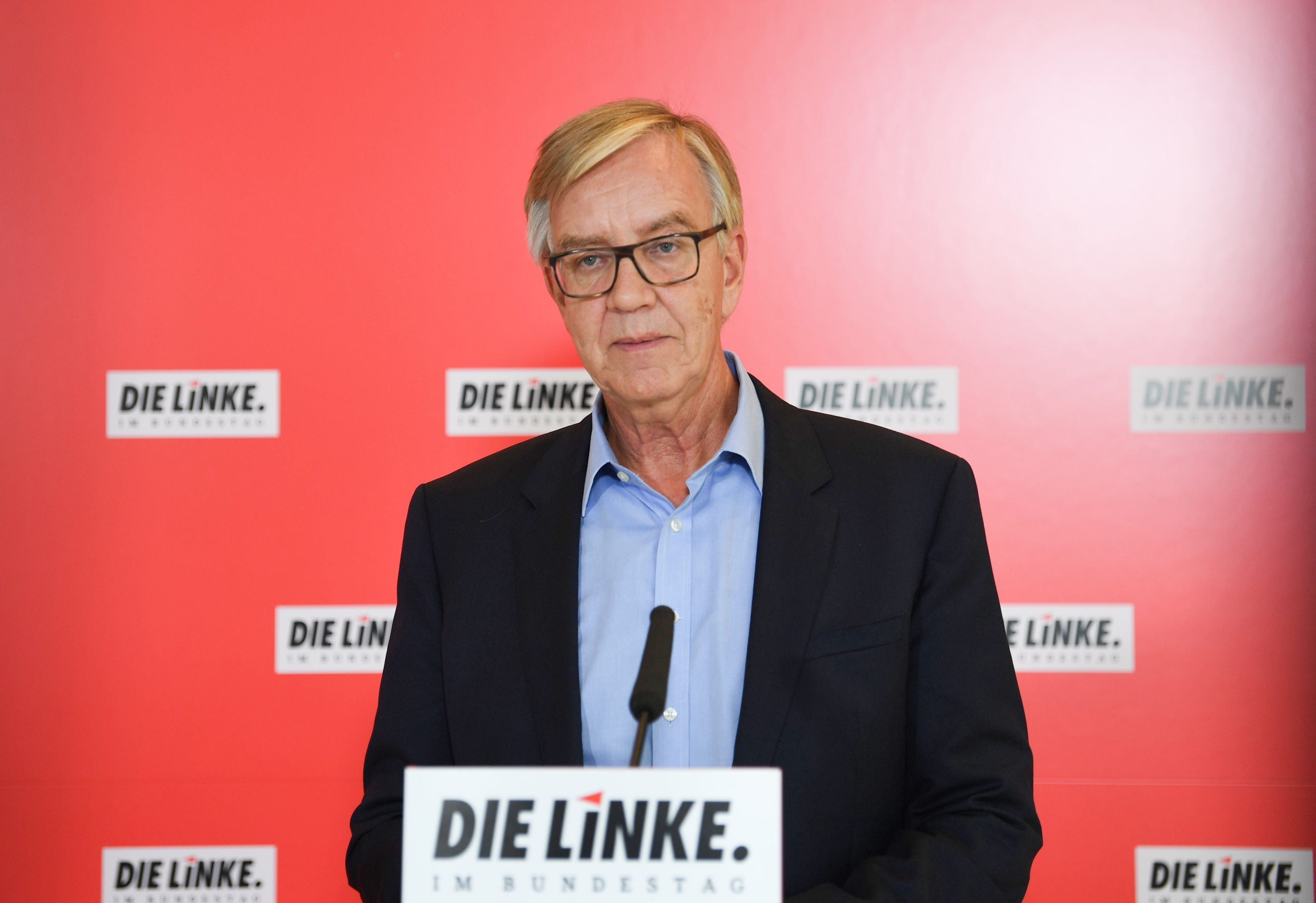 Dietmar Bartsch, Fraktionsvorsitzender der Partei Die Linke, äußert sich vor der Sitzung der Bundestagsfraktion der Linken im Deutschen Bundestag.