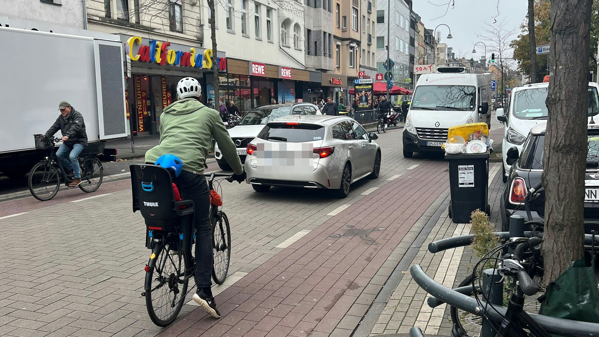 Gegen den Strom schwimmen immer noch einzelne Autofahrer an. Nicht alle treibt dabei böser Wille.