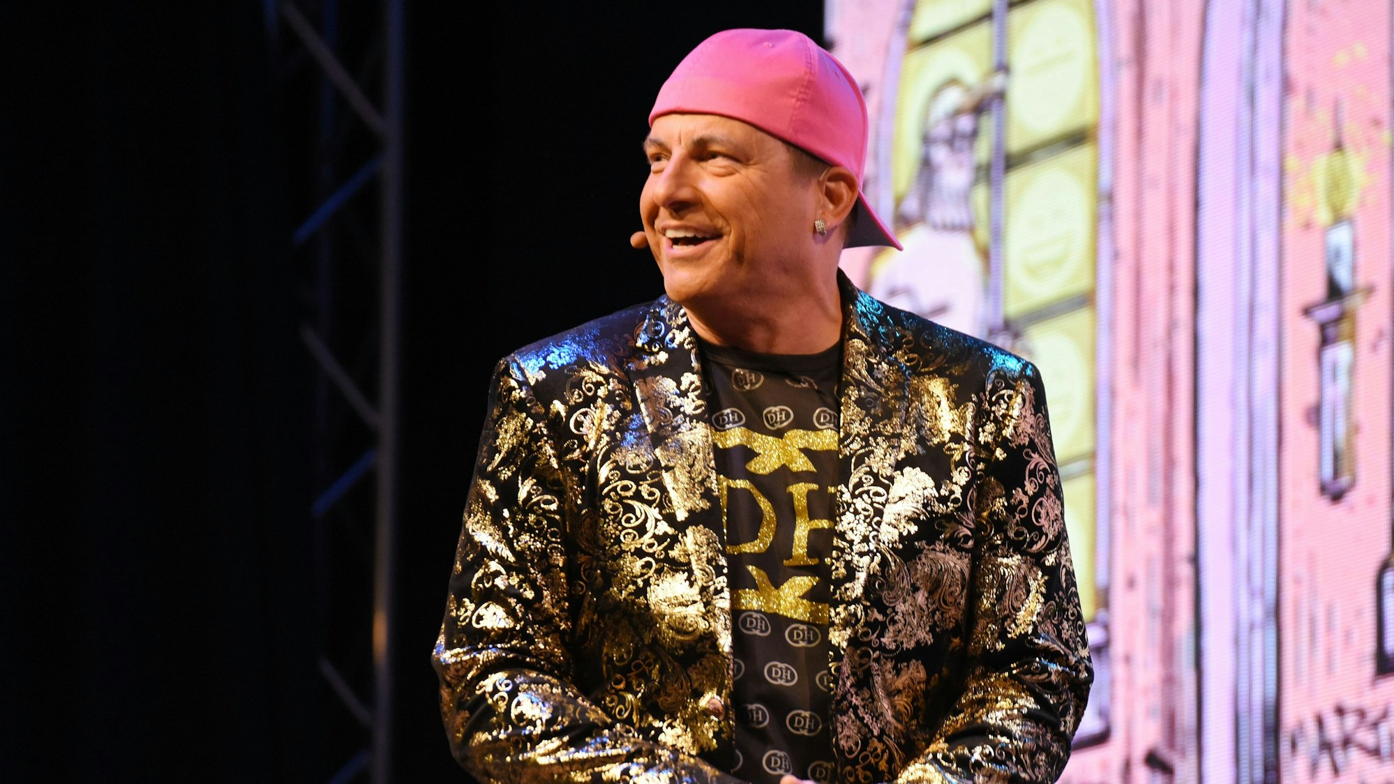 Dennis aus Hürth in der Drahtzieherei Wipperfürth.