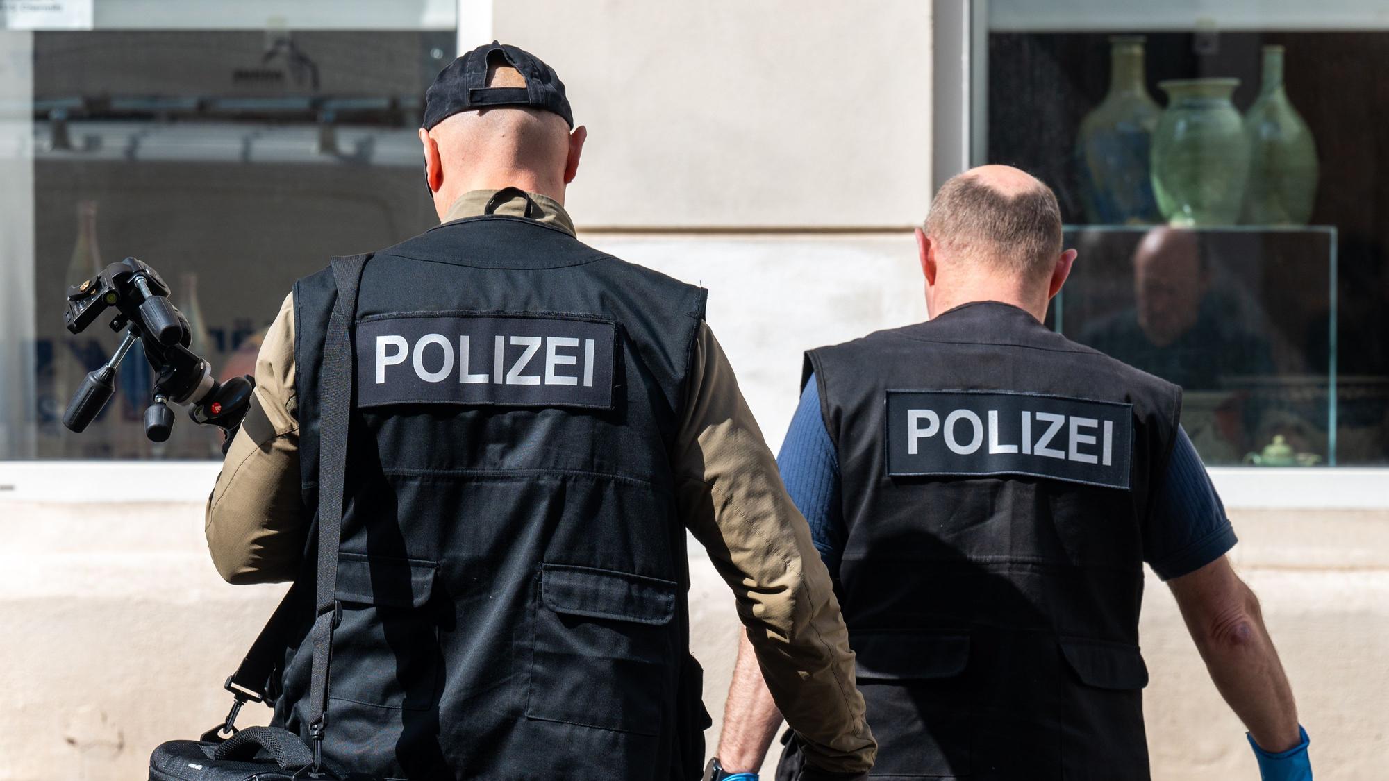 In Greifswald wurde eine zerstückelte Leiche in einer Wohnung gefunden. Die Polizei ermittelt.