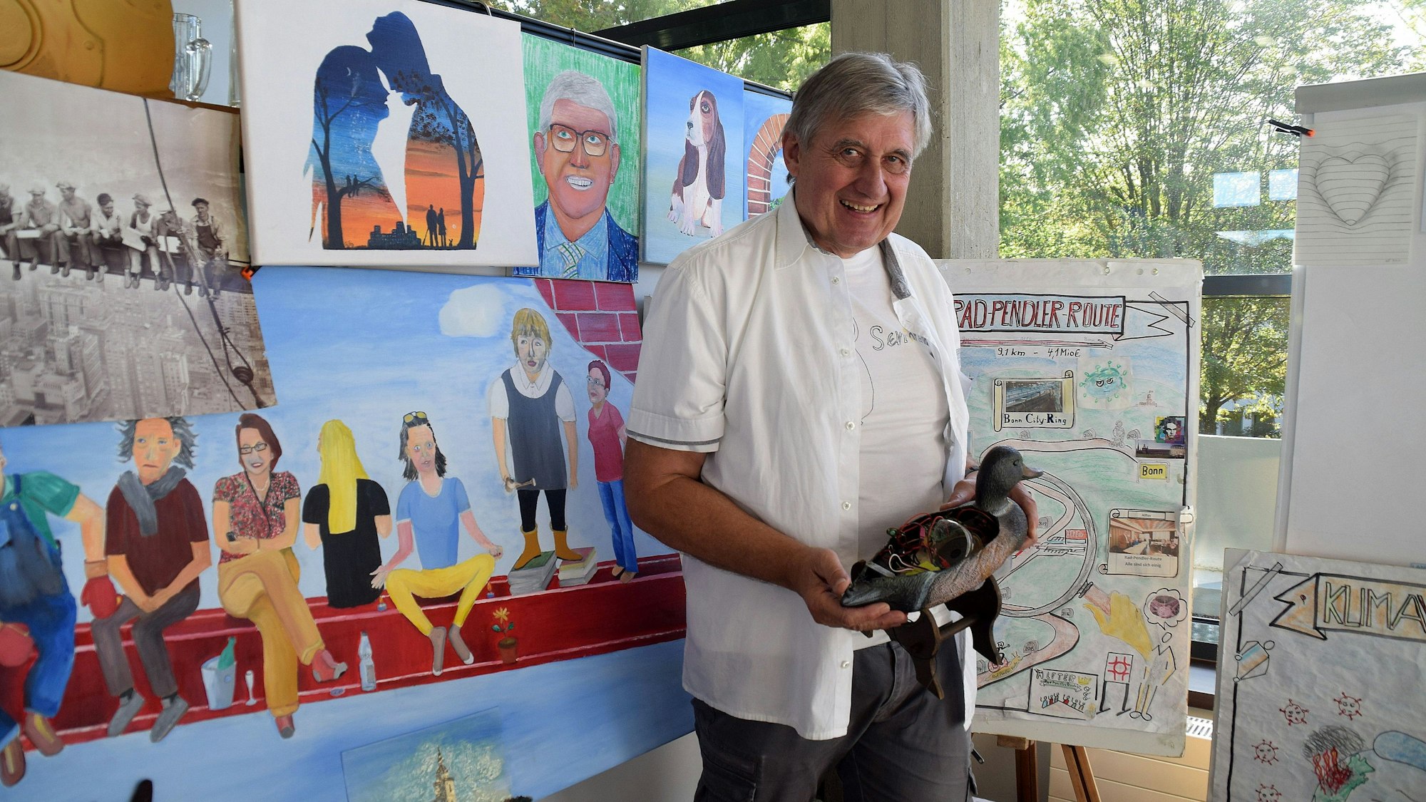 23. Oktober 2023. Bornheim. Karlheiinz Fischer zeigte auf der Hobbymesse des Seniorenbeirates seine kreativen Arbeiten. Foto: Frank Engel-Strebel