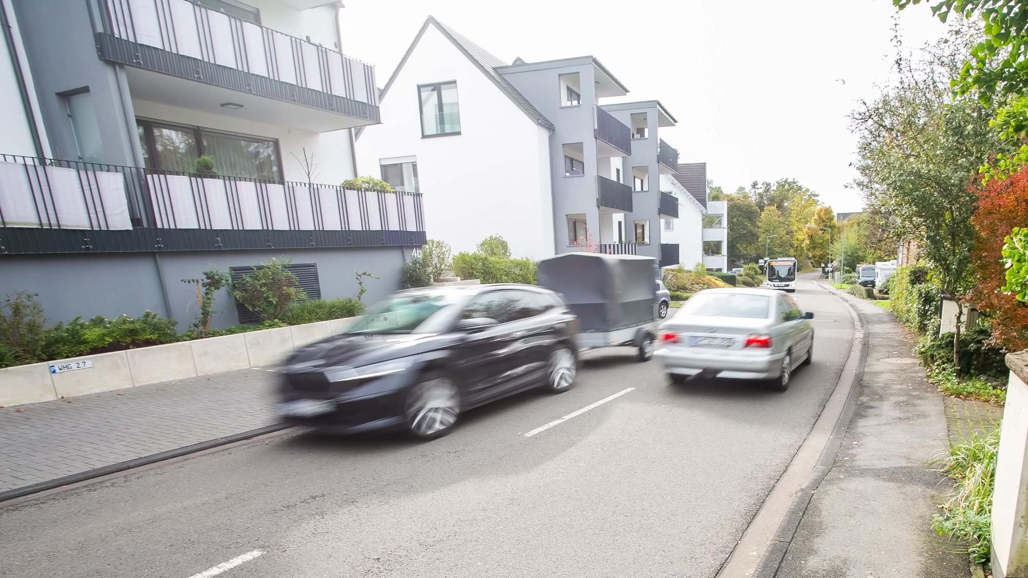 Blixk auf die Nümbrechter Straße in der Gemeinde Nümbrecht.