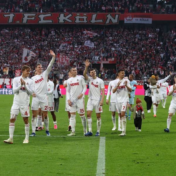 1.FC Köln vs. Borussia Mönchengladbach, 8. Spieltag, 22.10.2023, 15.30 Uhr, die Kölner Mannschaft feiert vor der Nordtribüne (1. FC Köln), Bild: Herbert Bucco