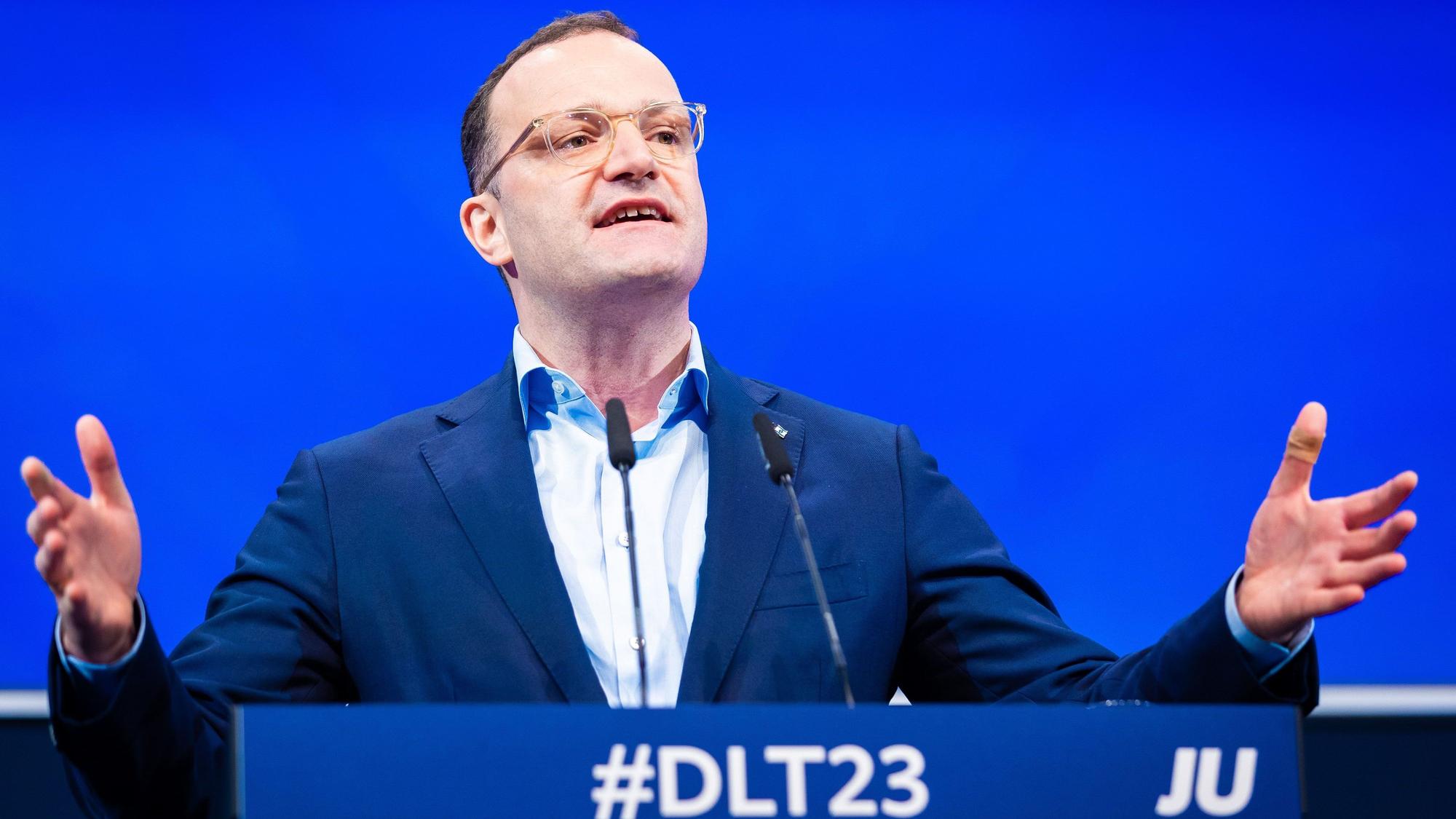 21.10.2023, Niedersachsen, Braunschweig: Jens Spahn (CDU), Bundestagsabgeordneter, spricht auf dem 75. Deutschlandtag der Jungen Union. Foto: Moritz Frankenberg/dpa +++ dpa-Bildfunk +++