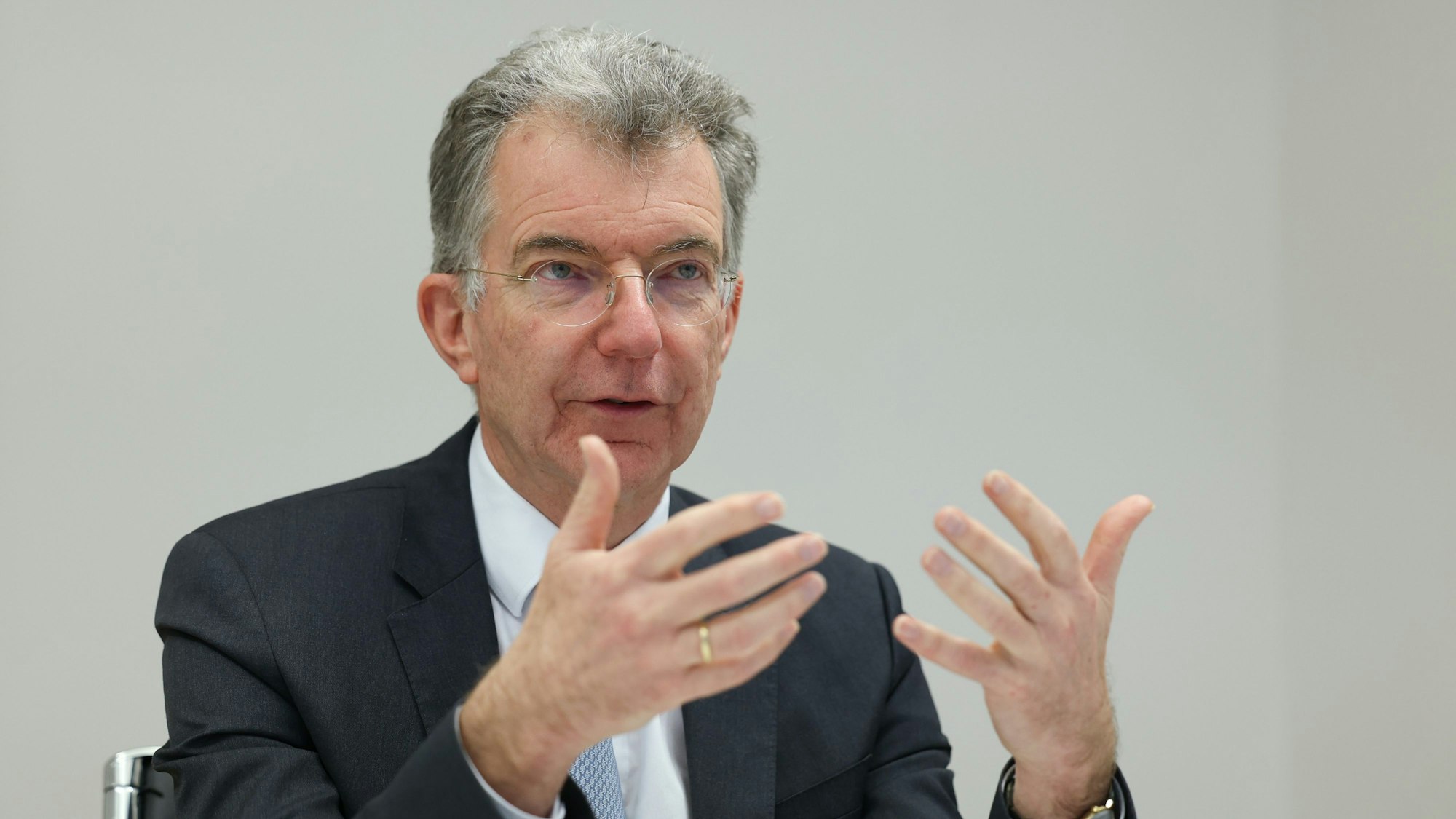 Christoph Heusgen, Leiter der Münchner Sicherheitskonferenz, bei einem Interview. (Archivbild)