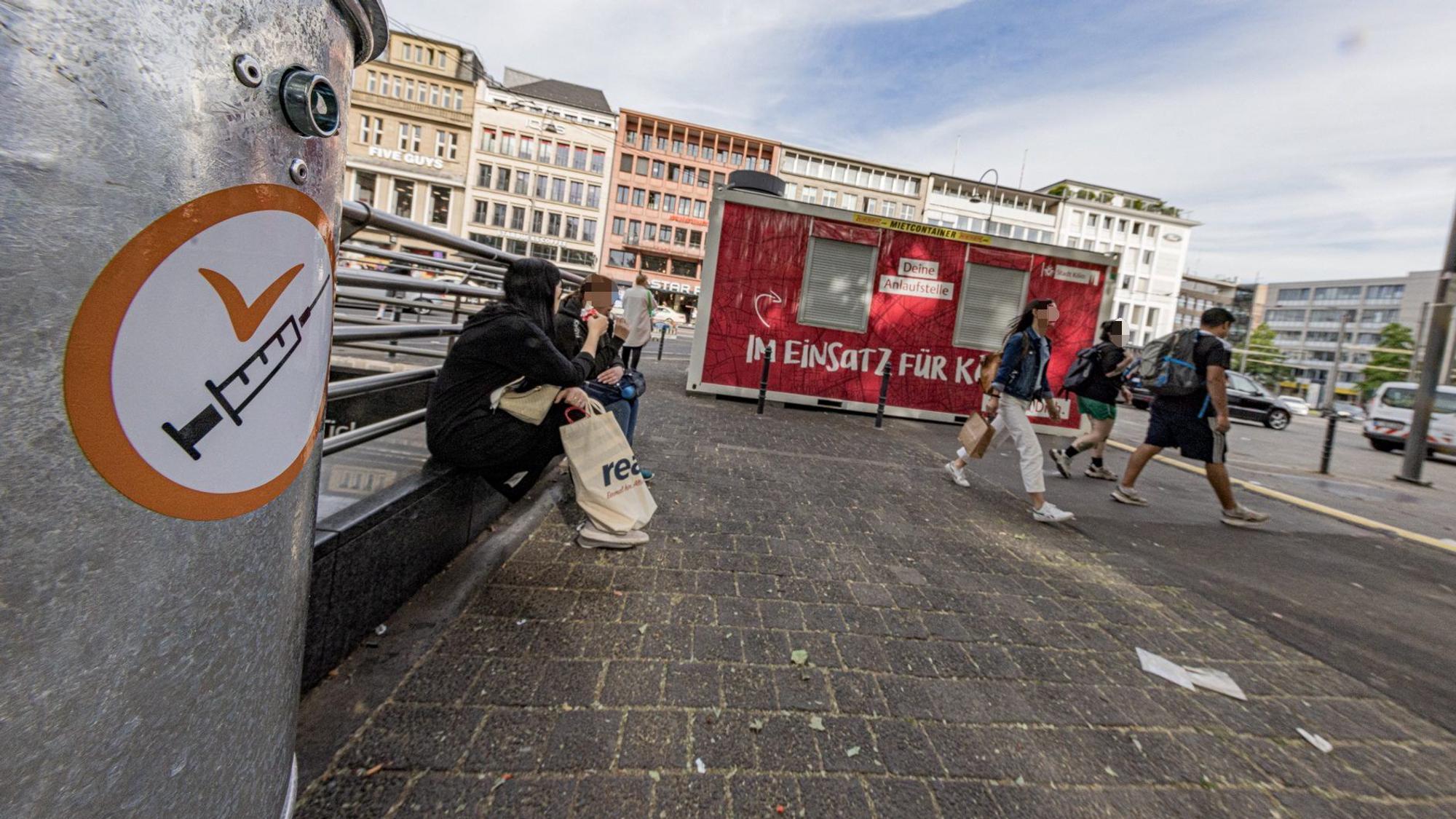 Drogenkonsumenten halten sich häufig an der Ostseite des Neumarkts auf.