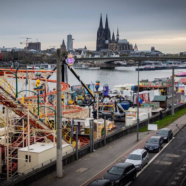 Die Kirmes am Deutzer Rheinufer