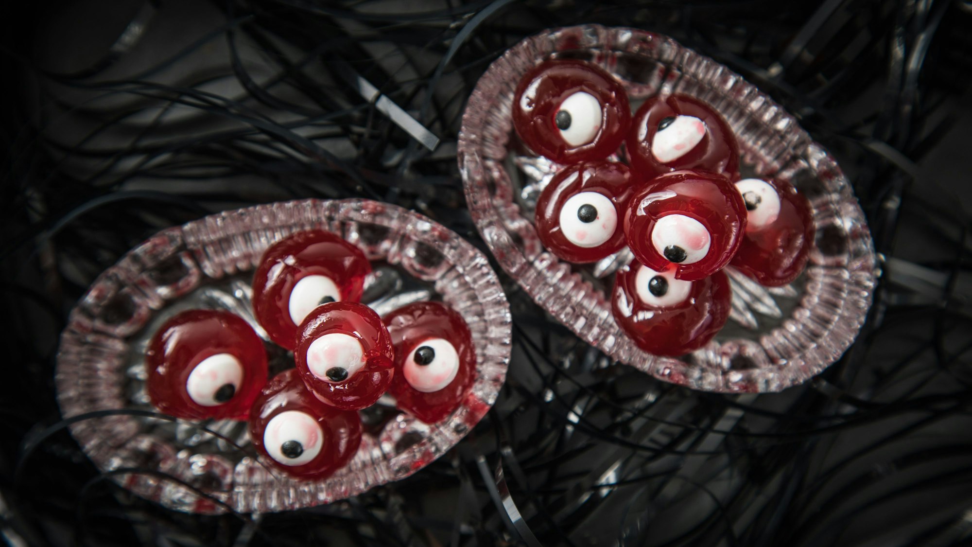 Cocktailkirschen mit Zuckeraugen