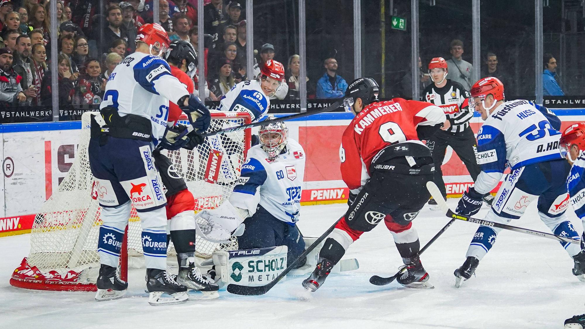 Maximilian Kammerer bei seinem Treffer zum 2:1 gegen Schwenningen