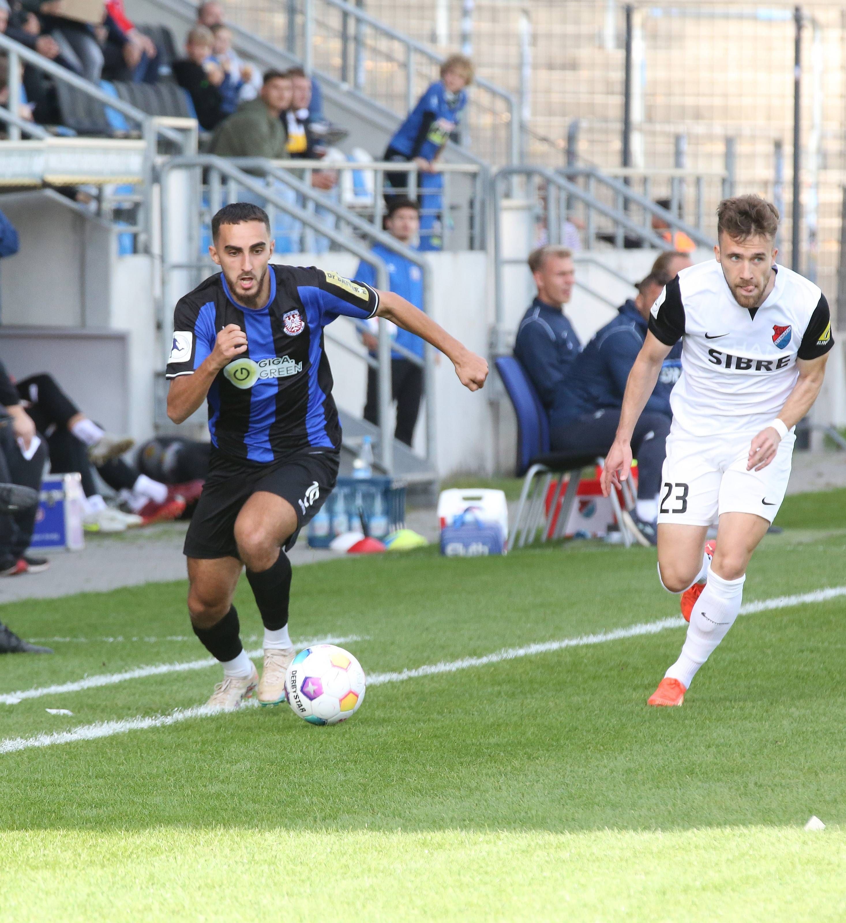 Die Partie des FSV Frankfurt gegen den TSV Steinbach Haiger fand am 7. Oktober in der PSD Bank Arena statt.