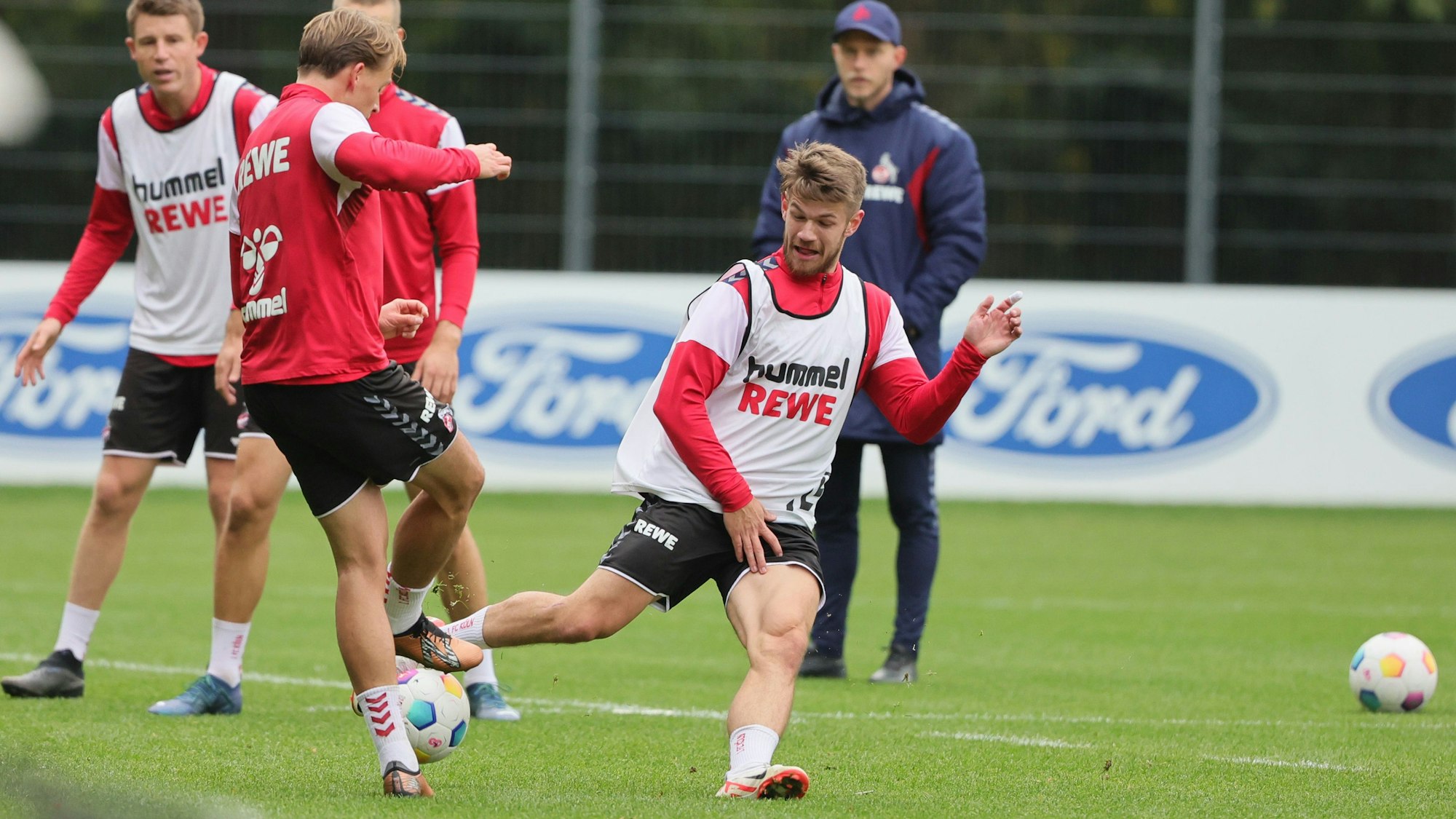 1. FC Köln, Training, rechts: Jan Thielmann (1. FC Köln), 24.10.2023, Bild: Herbert Bucco