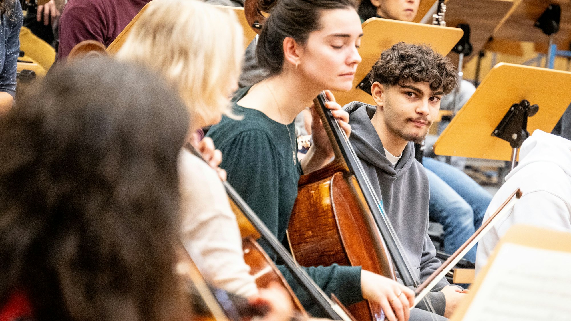 Mittendrin: Mateo ist begeistert vom Cello
