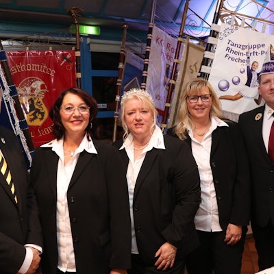 Das Bild zeigt Ferdi Huck, Petra Simons, Prinzessin Elke Sodt-Busch, Karin Moers und Phillip Gieroths.