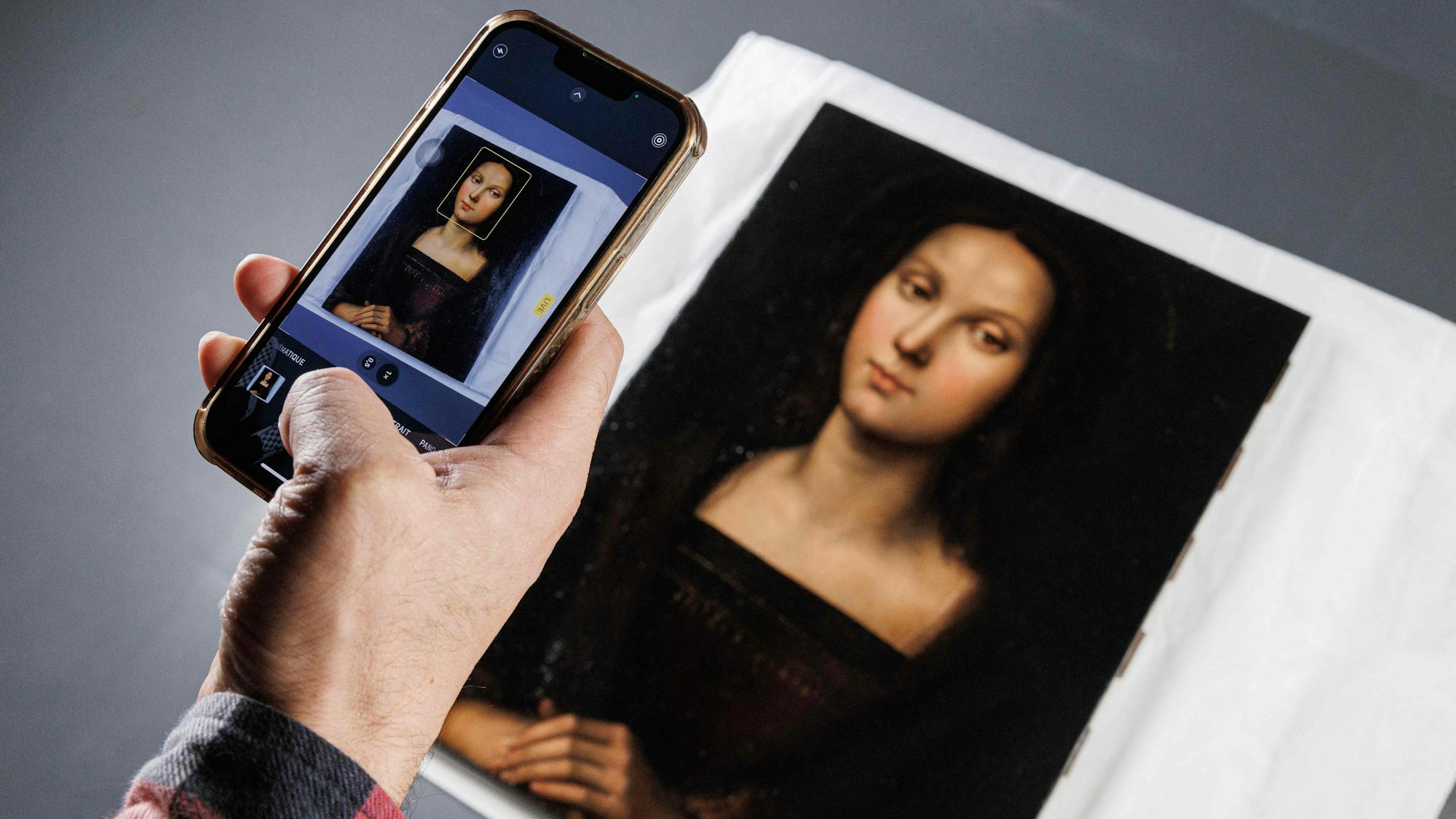 Ein Porträt der Maria Magdalena wurde von französischen Sammlern unwissentlich gekauft und gerade von einer Gruppe französischer und italienischer Experten als Meisterwerk des italienischen Renaissancemalers und Architekten Raffael beglaubigt.