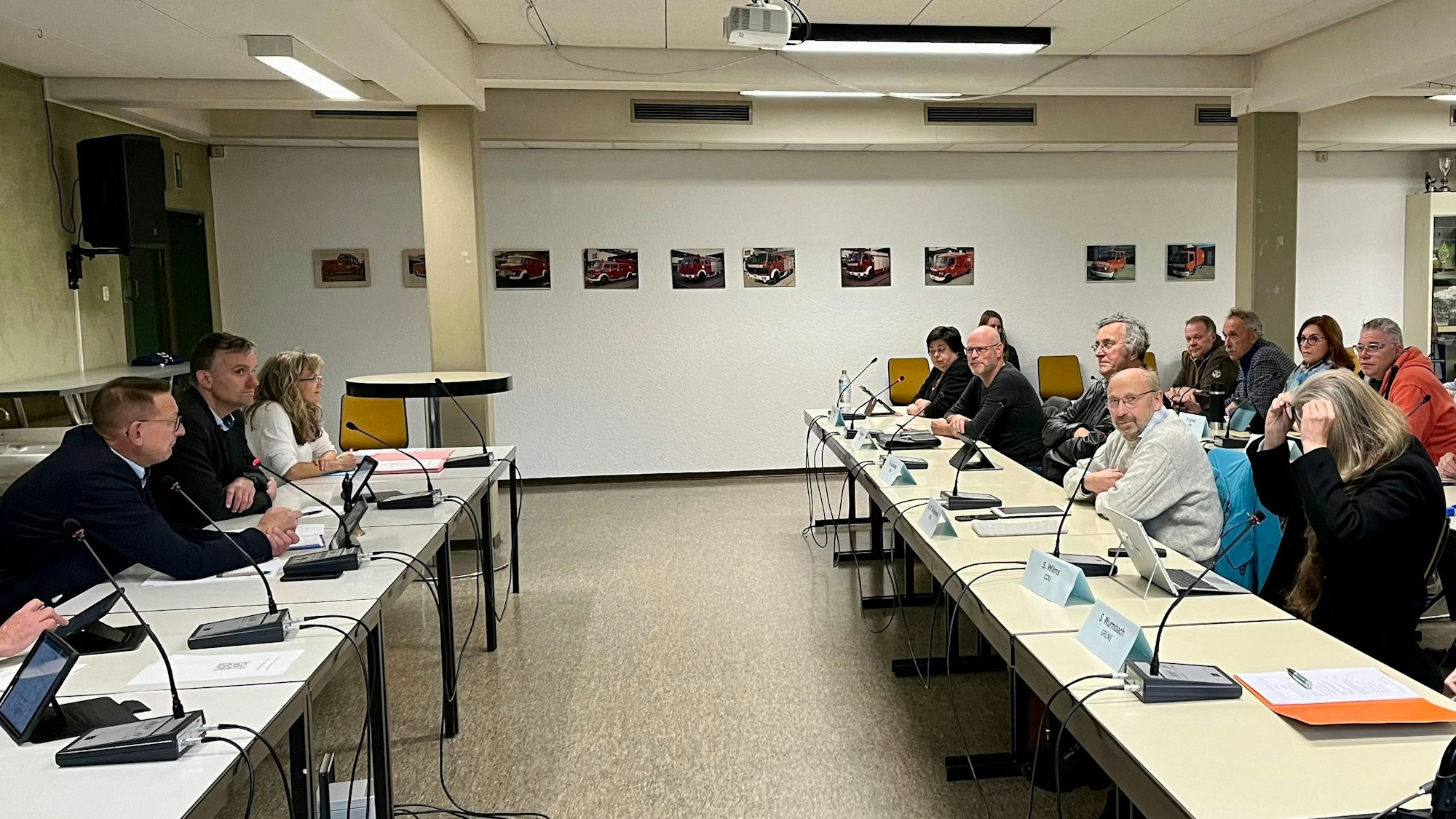 Burscheids Stadtrat im Ausweichquartier, dem Schulungsraum der Feuerwache
