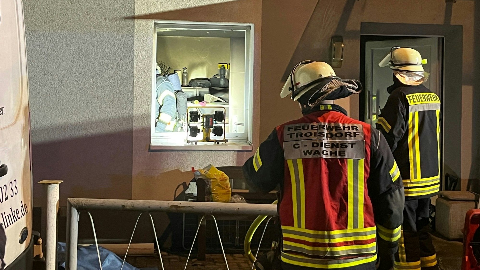 Feuerwehrleute im Einsatz.