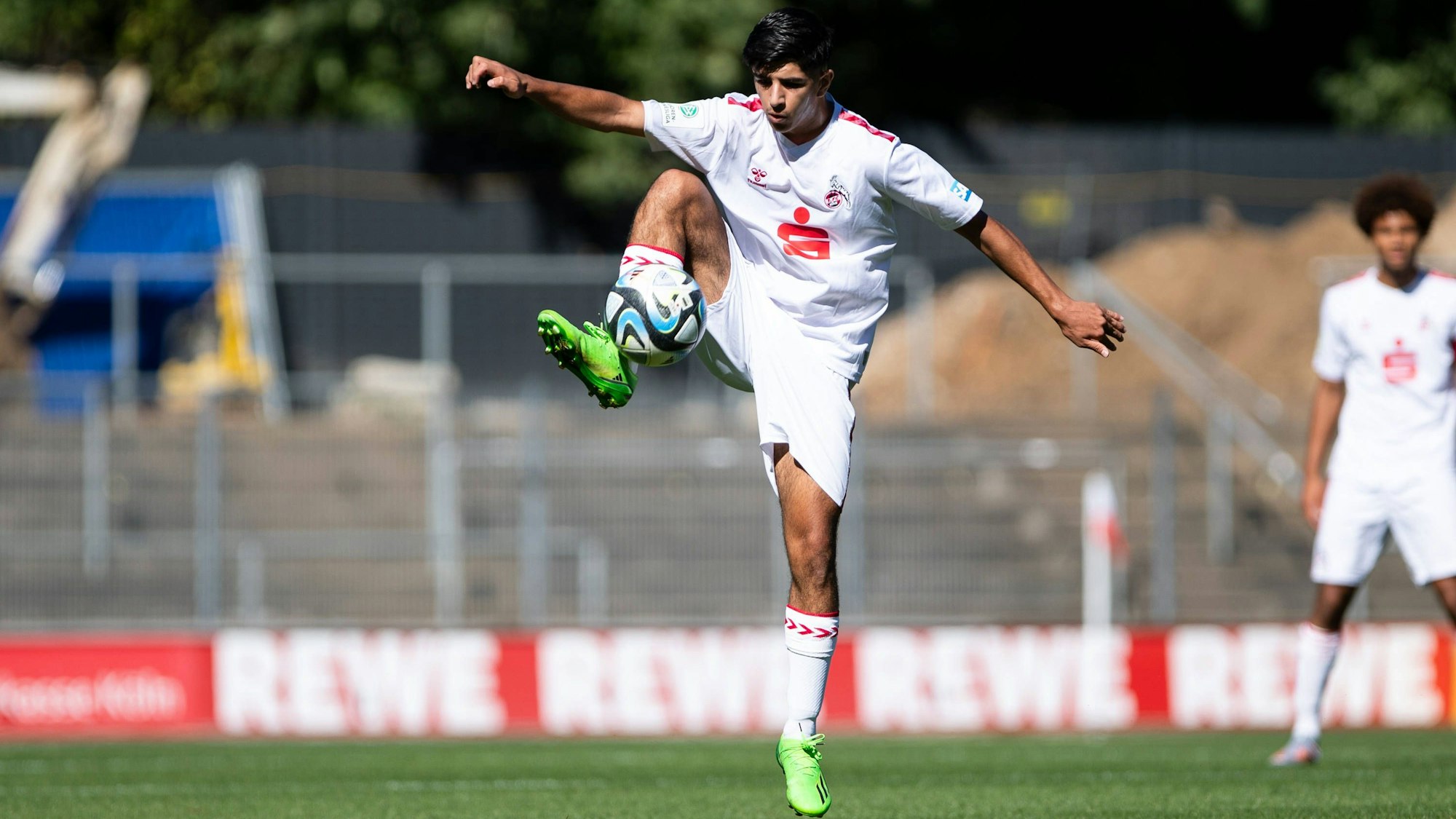 A-Junioren-Bundesliga West: 1.FC Koeln U19 - Arminia Bielefeld U19, 24.09.2023 Kian Hekmat 1.FC Koeln U19, 7 A-Junioren-Bundesliga West: 1.FC Koeln U19 - Arminia Bielefeld U19, Koeln, Franz-Kremer-Stadion, 24.09.2023 *** A Junior Bundesliga West 1 FC Koeln U19 Arminia Bielefeld U19 , 24 09 2023 Kian Hekmat 1 FC Koeln U19, 7 A Junior Bundesliga West 1 FC Koeln U19 Arminia Bielefeld U19 , Koeln, Franz Kremer Stadion, 24 09 2023 Copyright: xBEAUTIFULxSPORTS/Buriakovx