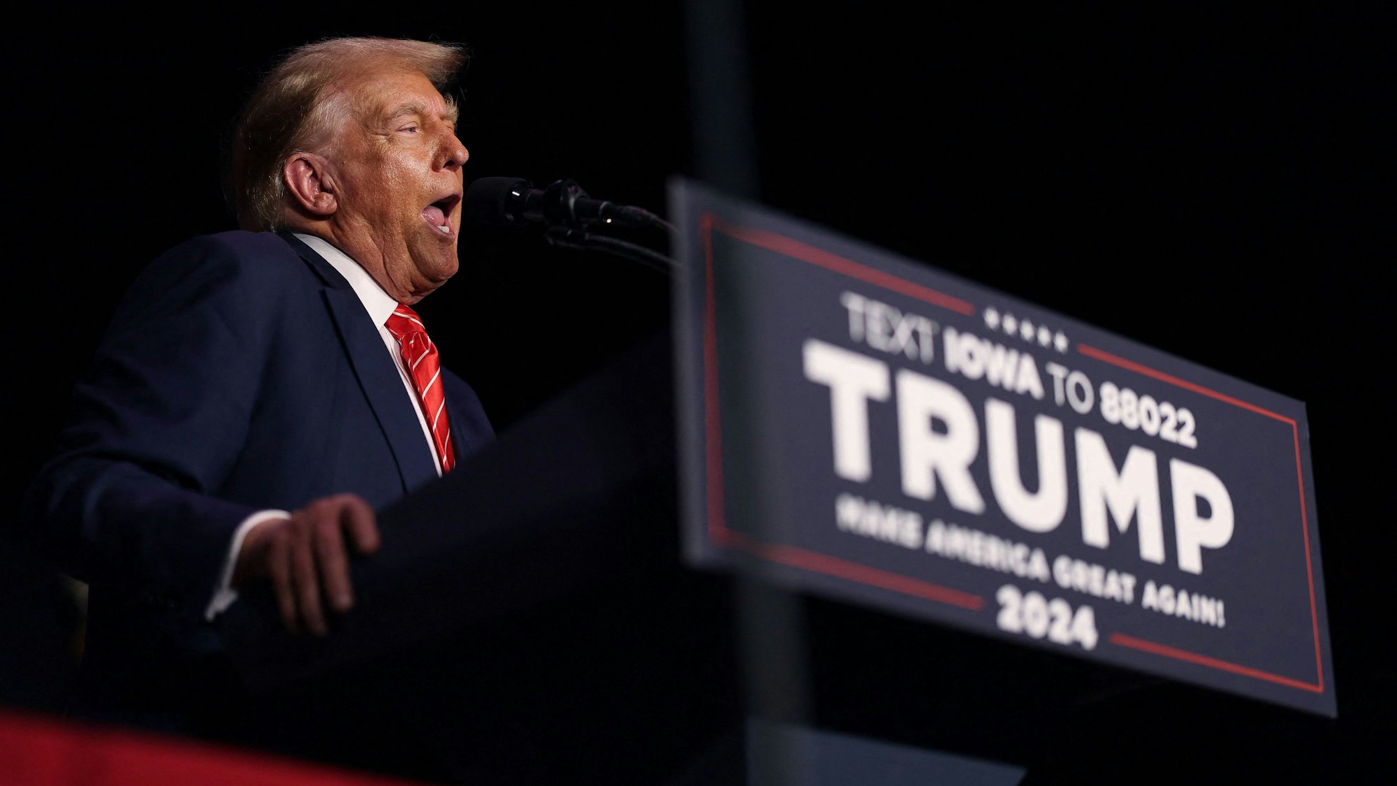 Ex-US-Präsident Donald Trump bei einem Wahlkampfauftritt in Sioux City im US-Bundesstaat Iowa am Sonntag.