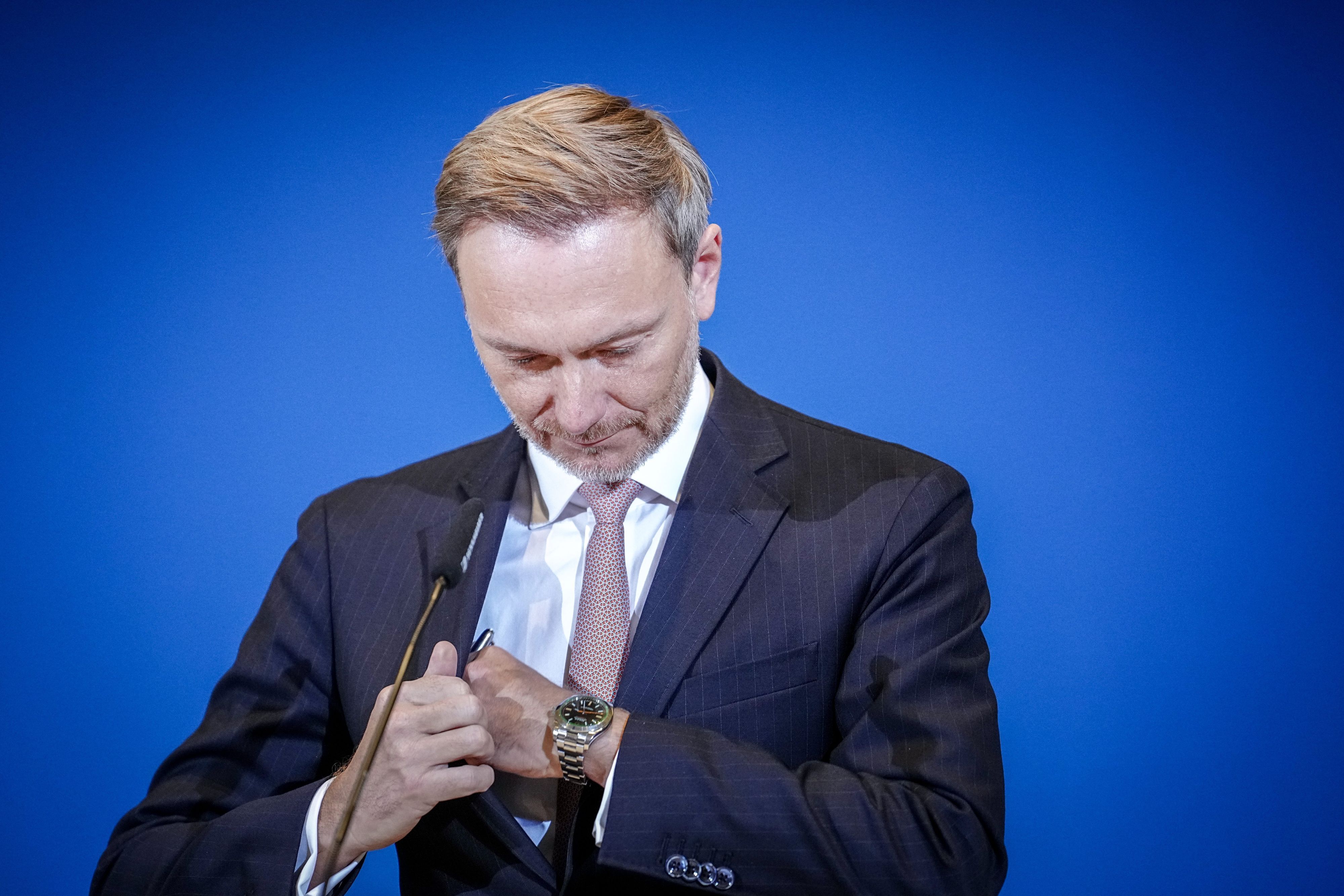 26.10.2023, Berlin: Christian Lindner (FDP), Bundesminister der Finanzen, gibt eine Pressekonferenz zur Sitzung des Arbeitskreises "Steuerschätzung". Foto: Kay Nietfeld/dpa +++ dpa-Bildfunk +++