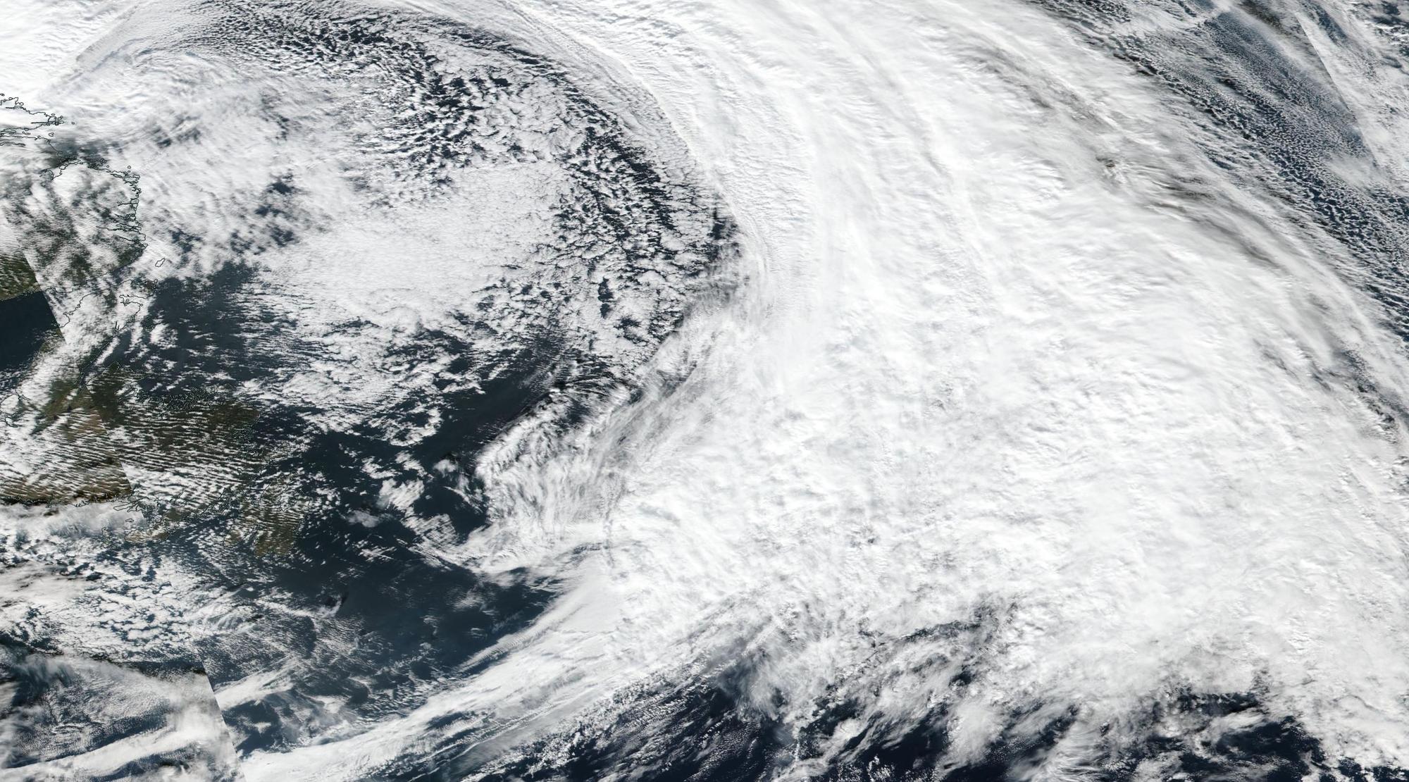 Das Sturmtief Ciaran bildet sich vor der Ostküste Kanadas und zieht in den kommenden Tagen Richtung Westeuropa. Meteorologen erwarten heftige Orkanböen und starke Regenfälle – auch in Deutschland.